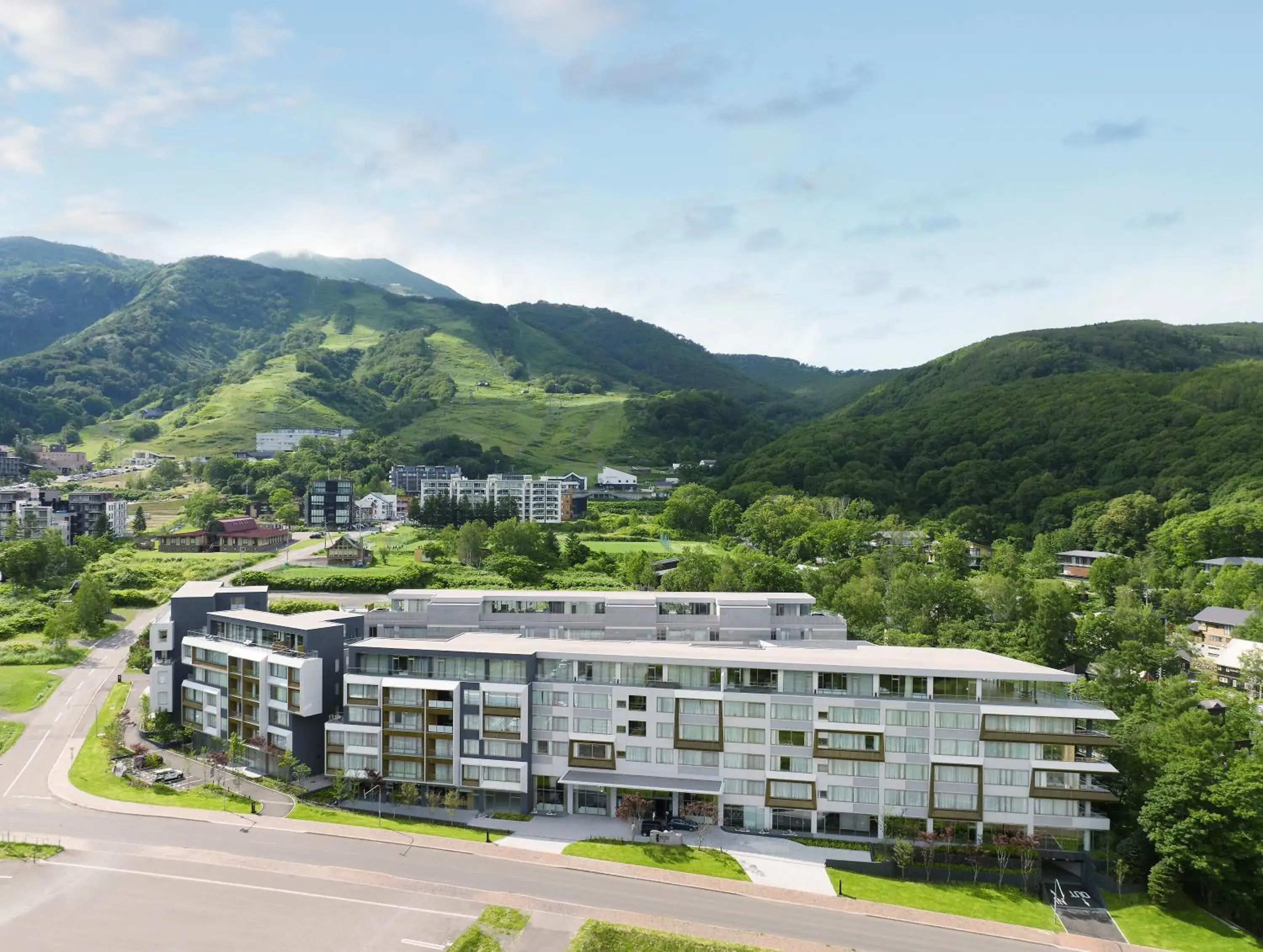 Property building in Setsu Niseko Property building in Setsu Niseko