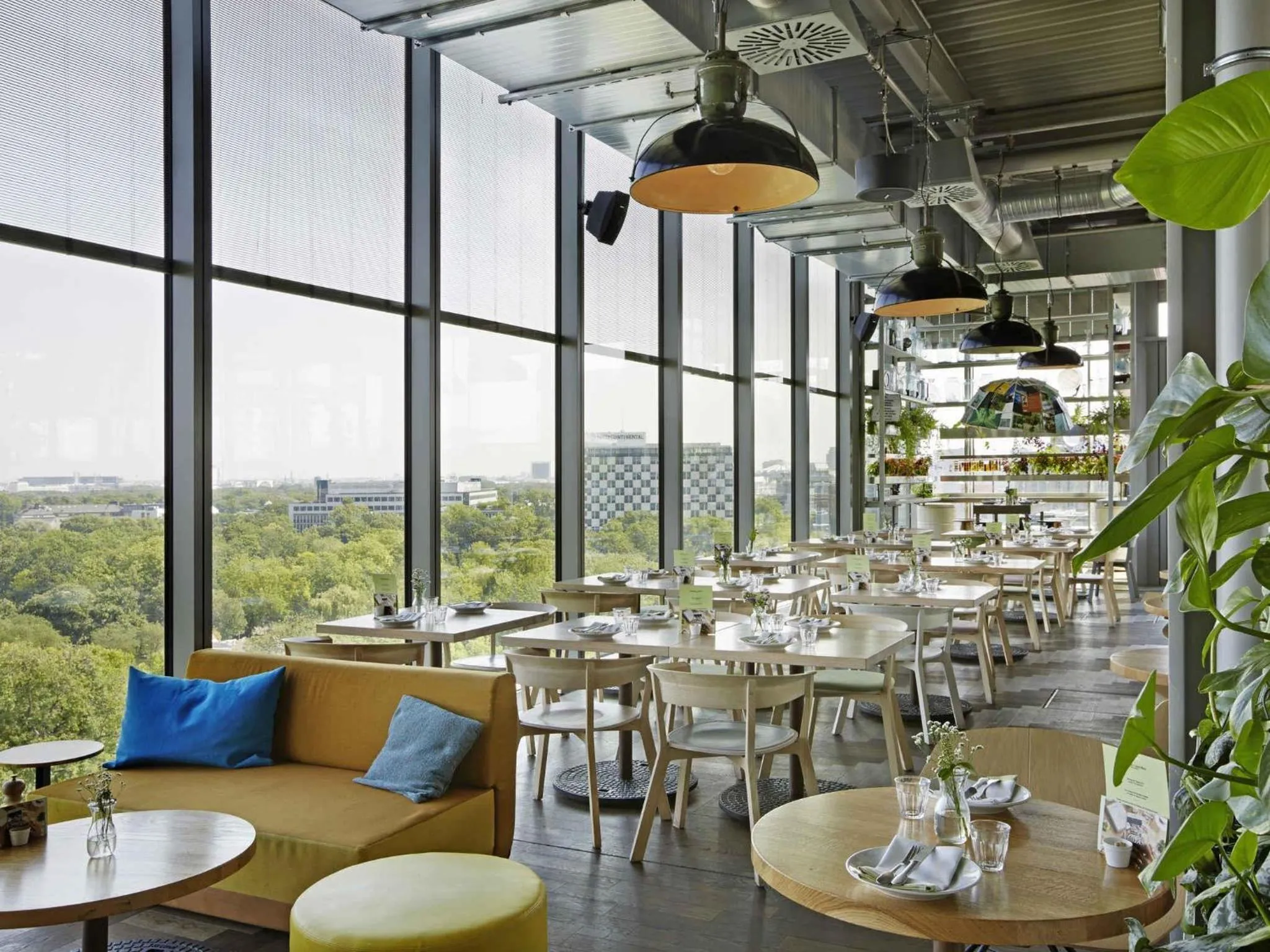 Restaurant/places to eat in 25hours Hotel Bikini Berlin