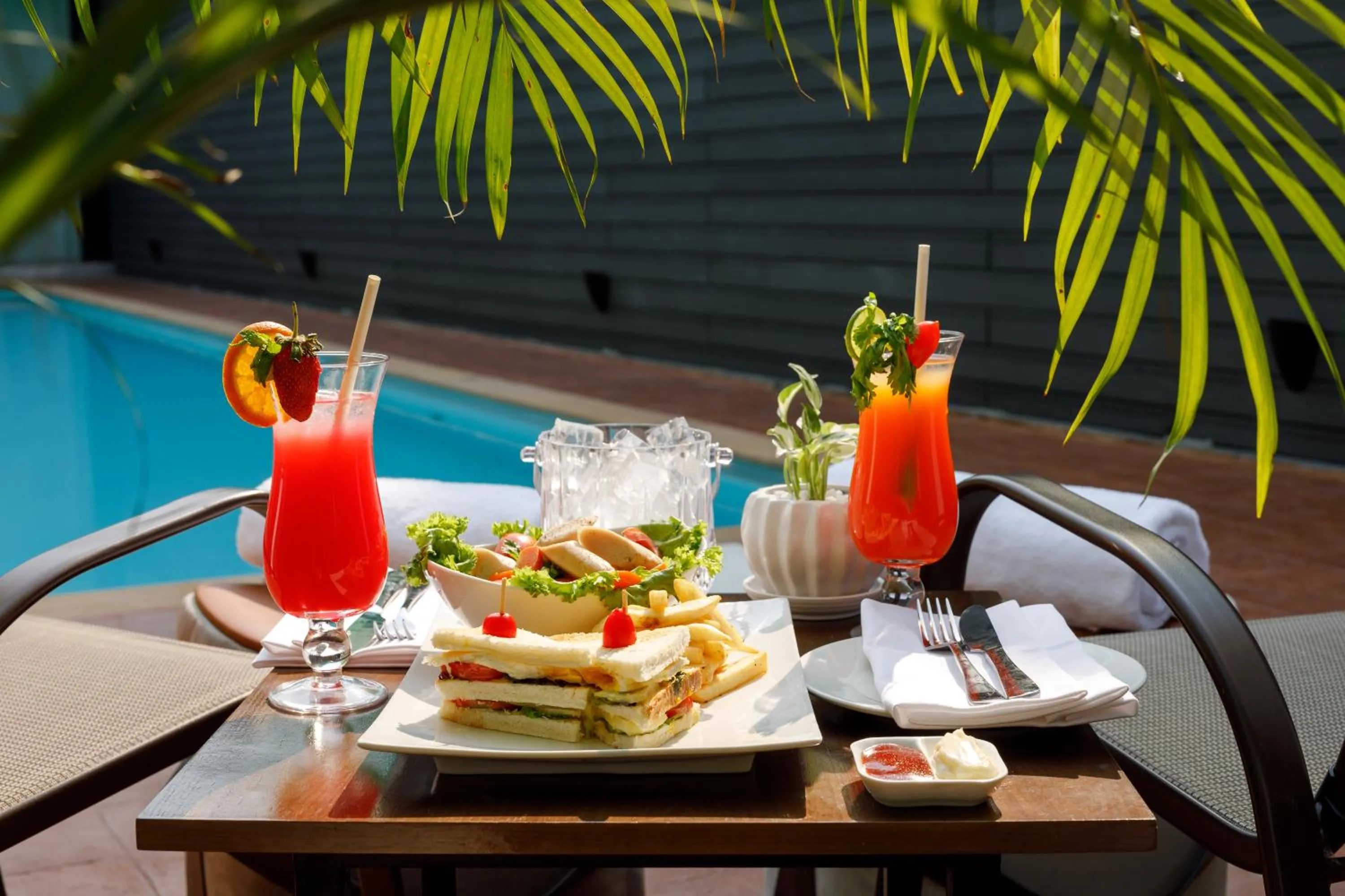 Swimming pool in Sayarsan Hotel Yangon