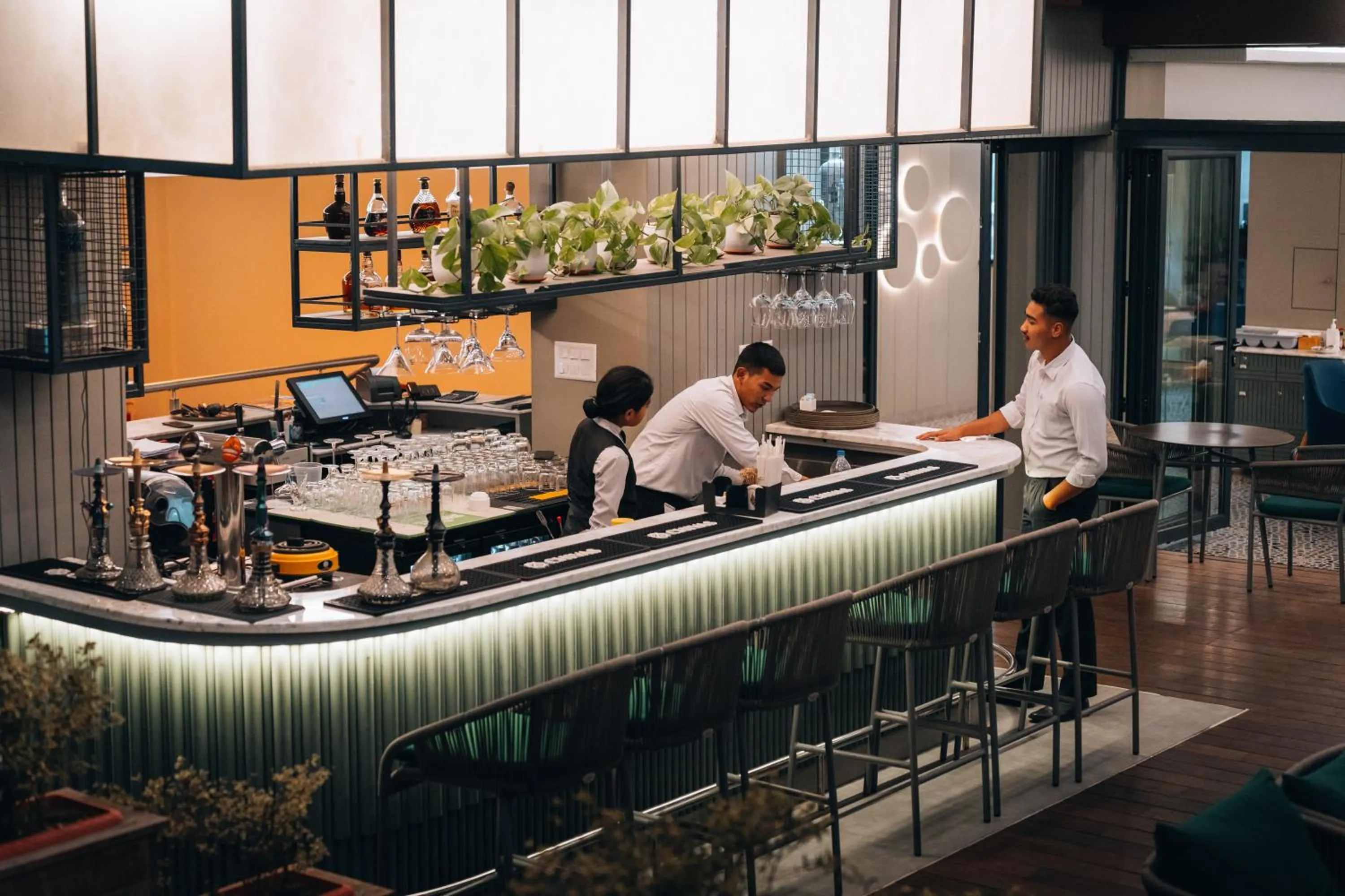 Restaurant/places to eat in Hotel Shambala