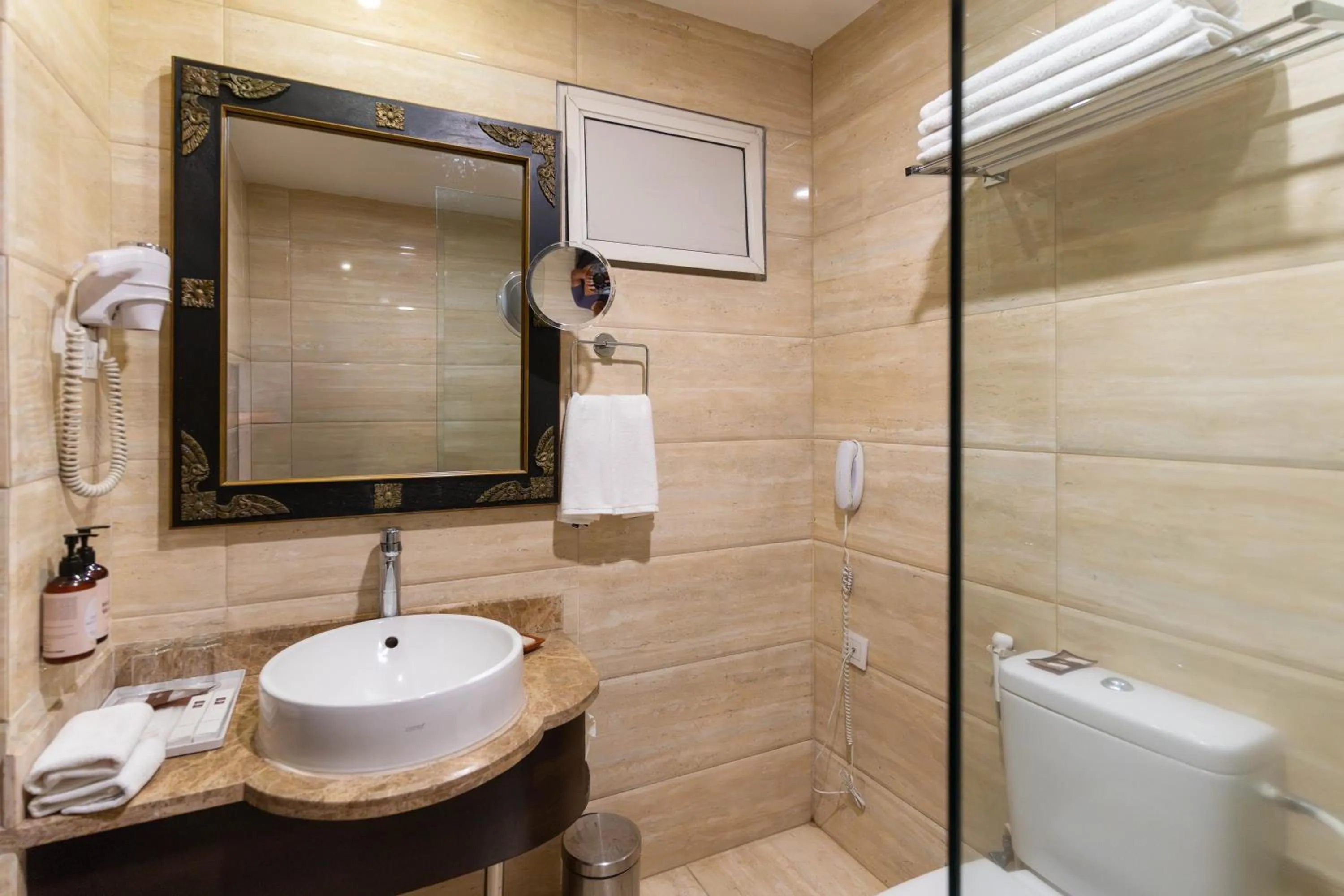 Toilet in Hotel Shambala