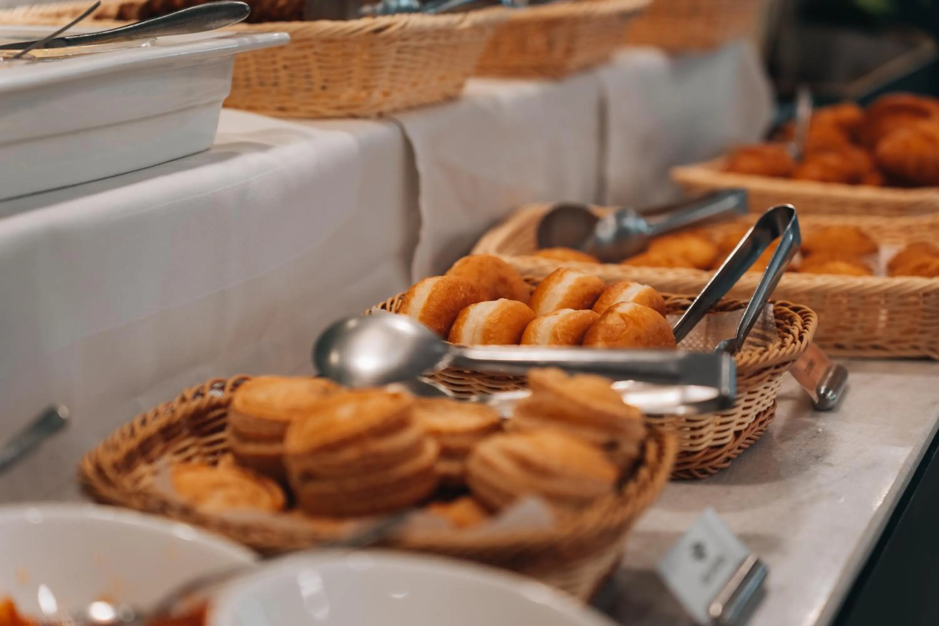 Restaurant/places to eat in Hotel Shambala