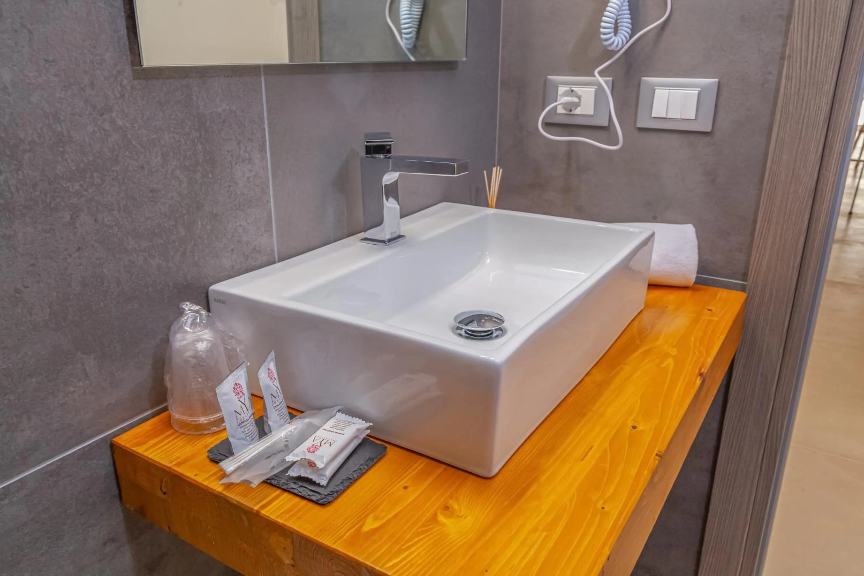 Bathroom in Isgrò Rooms