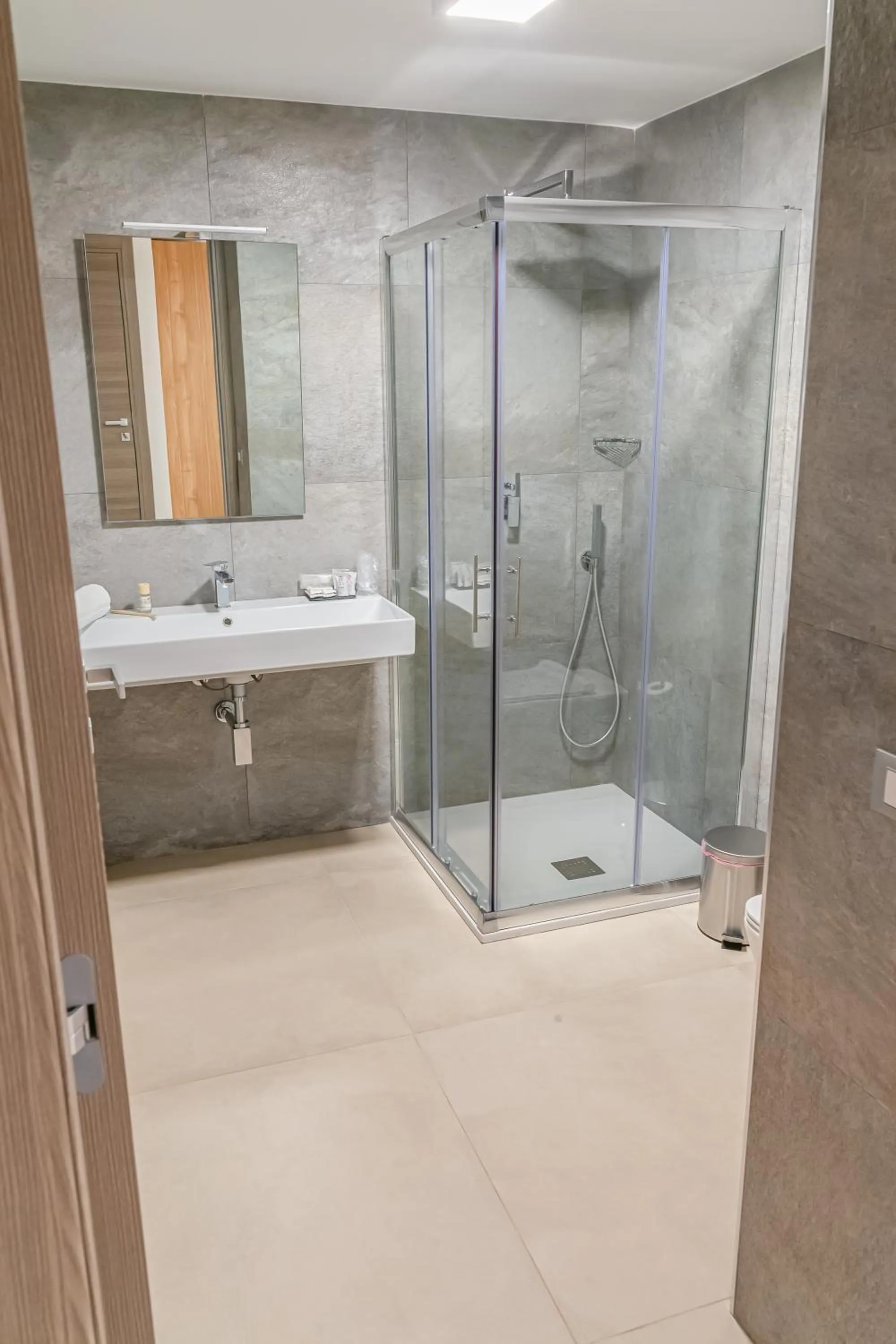 Shower in Isgrò Rooms