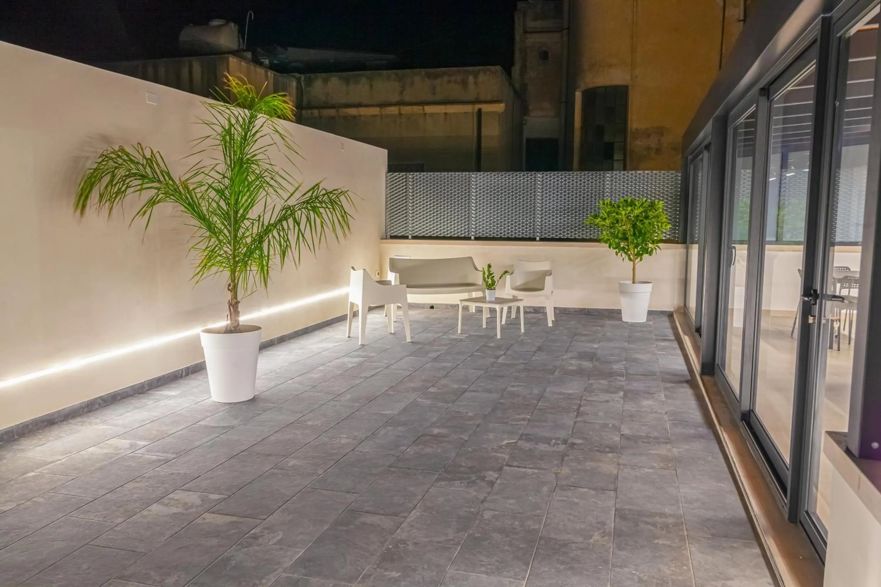 Solarium in Isgrò Rooms