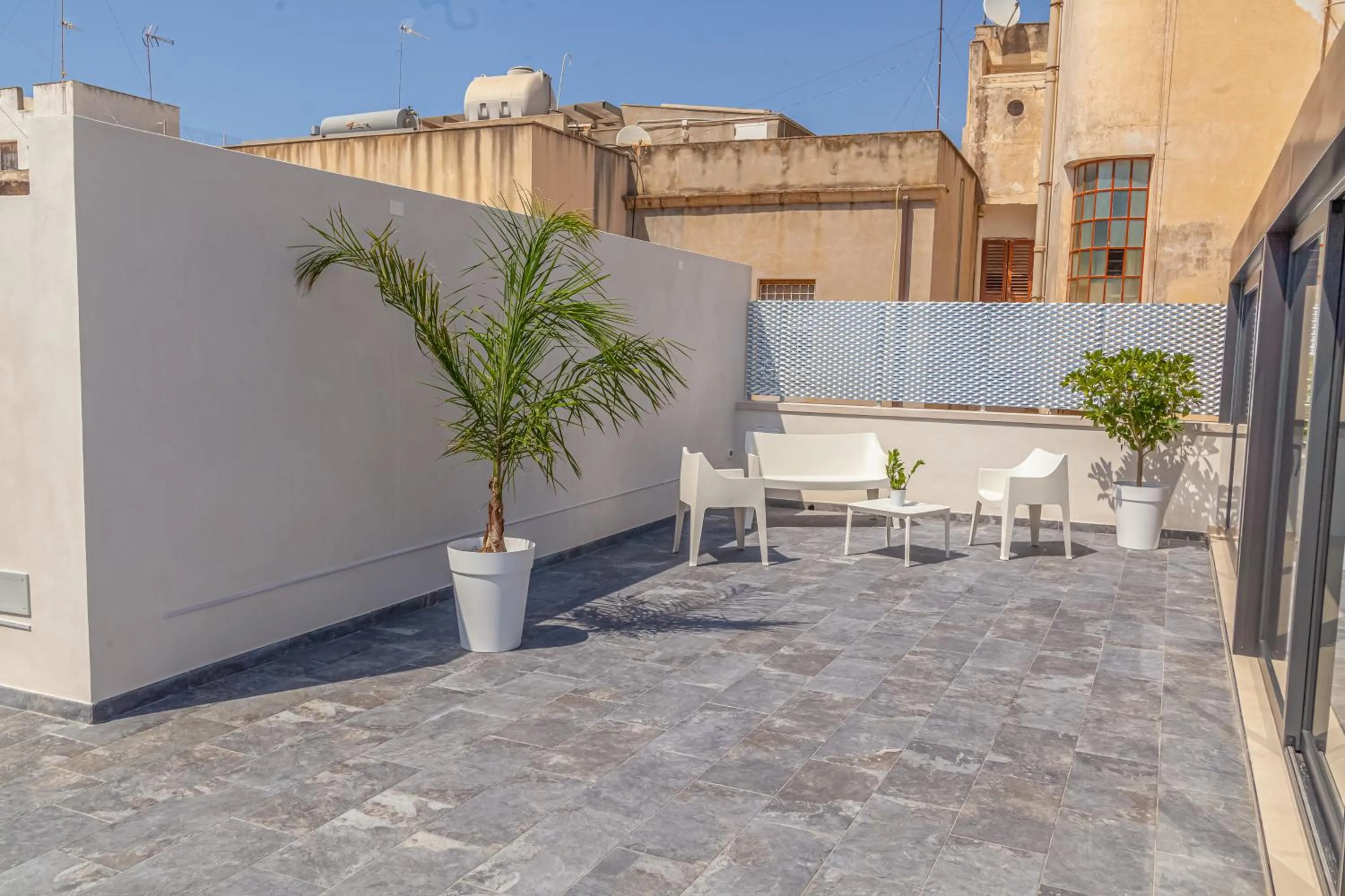 Solarium in Isgrò Rooms