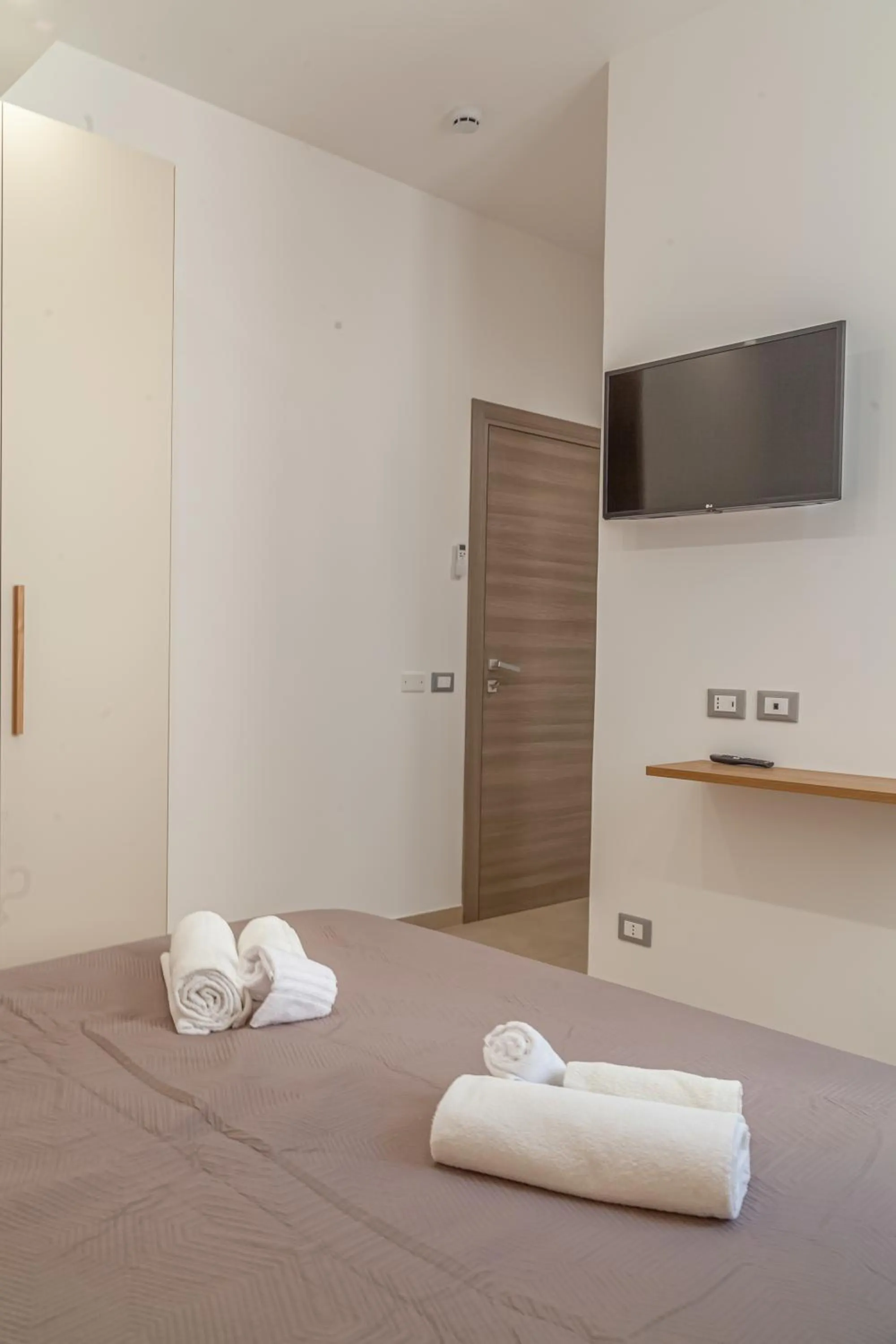 Bedroom, Bed in Isgrò Rooms