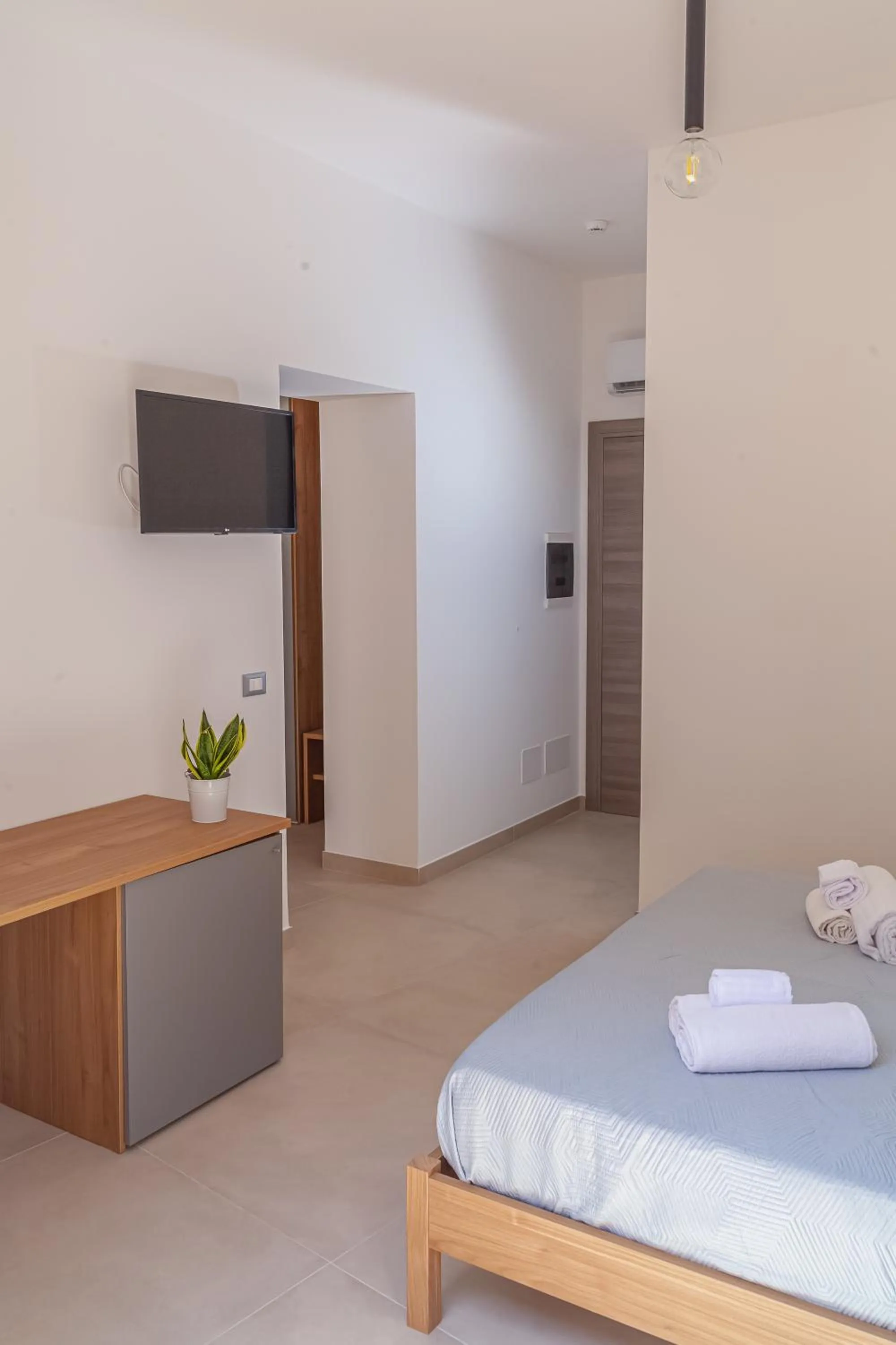 Bedroom, Bed in Isgrò Rooms