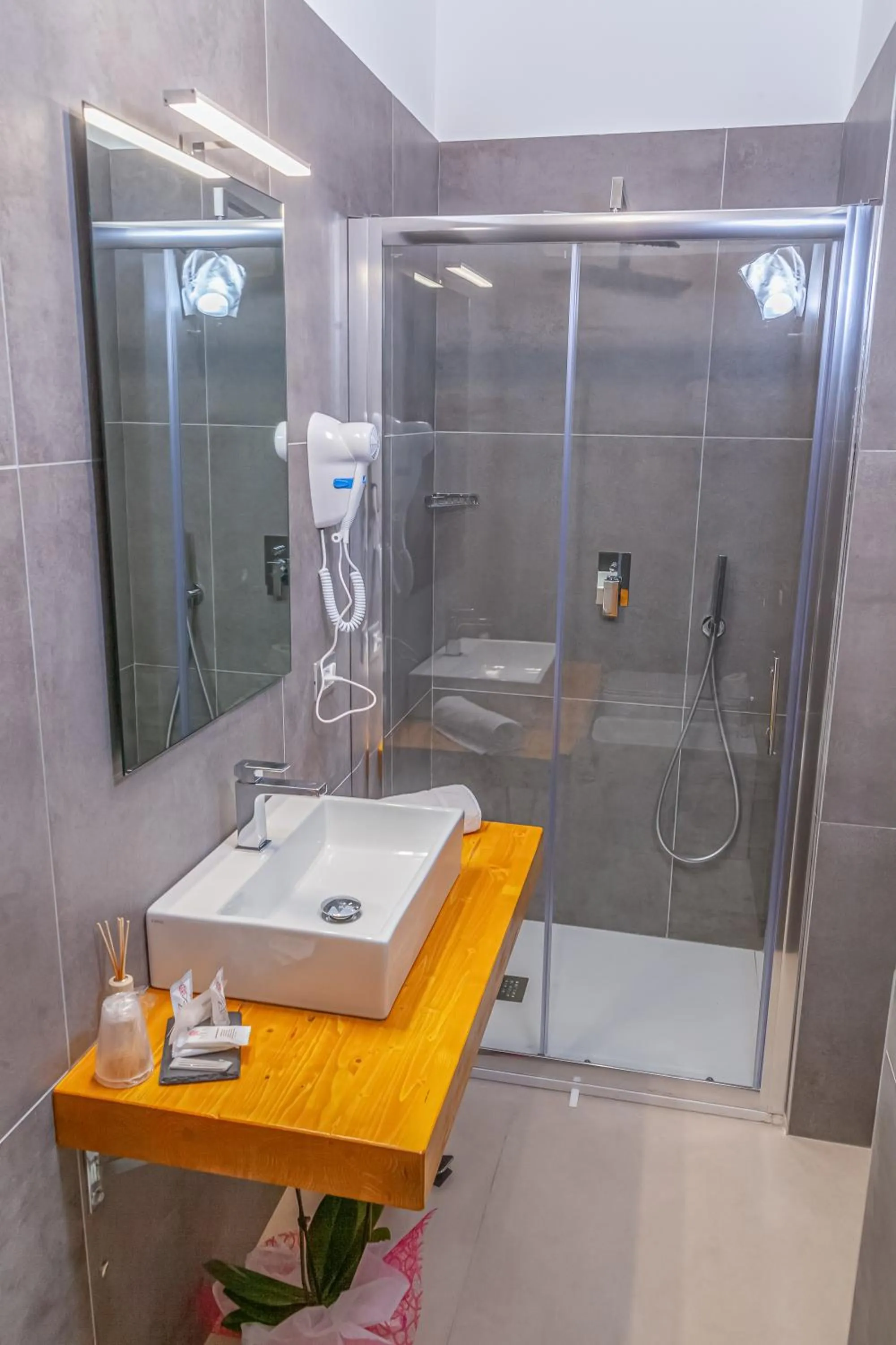 Bathroom in Isgrò Rooms