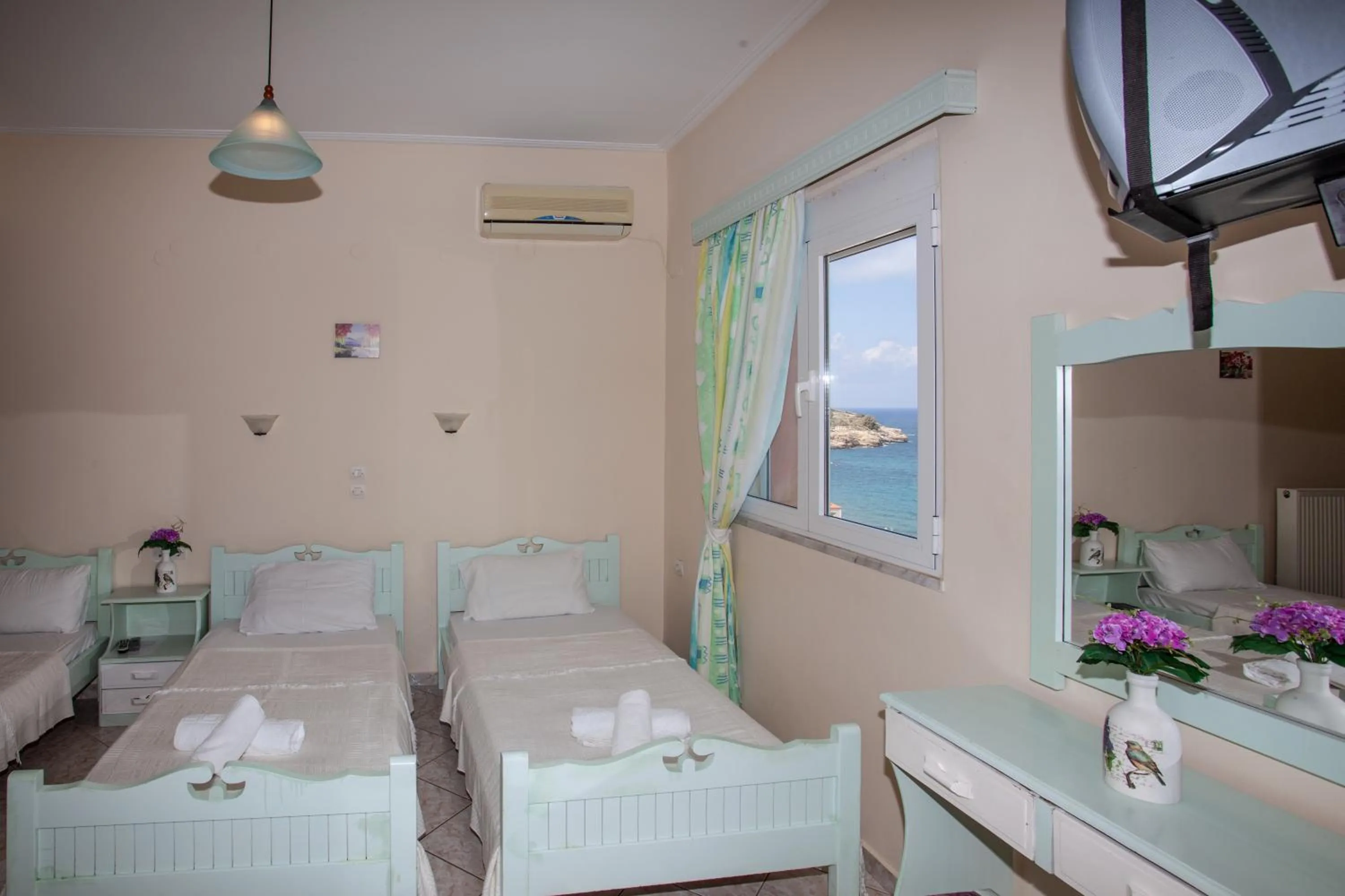 Photo of the whole room, Bed in Eliza Apartments