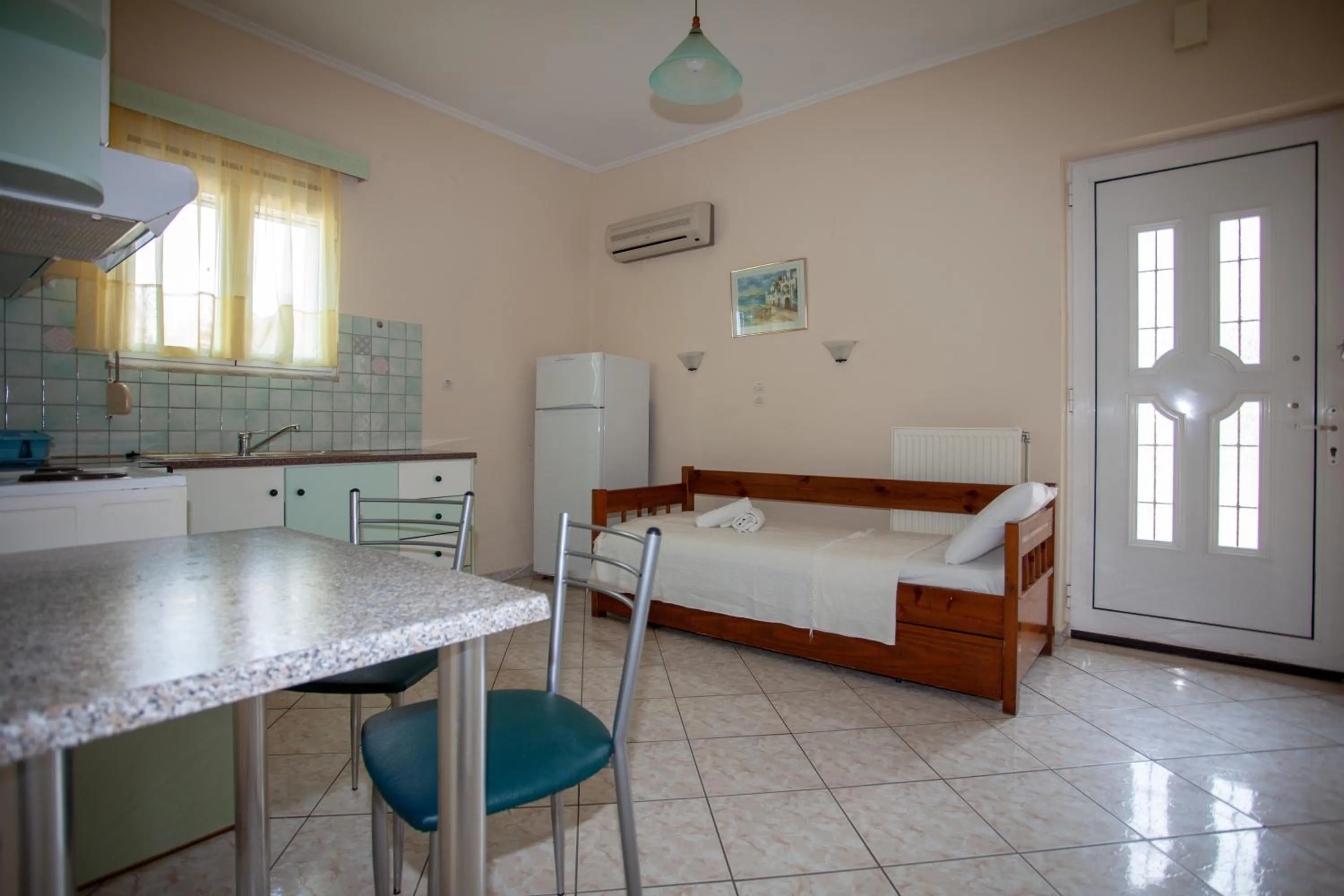 bunk bed, Bed in Eliza Apartments