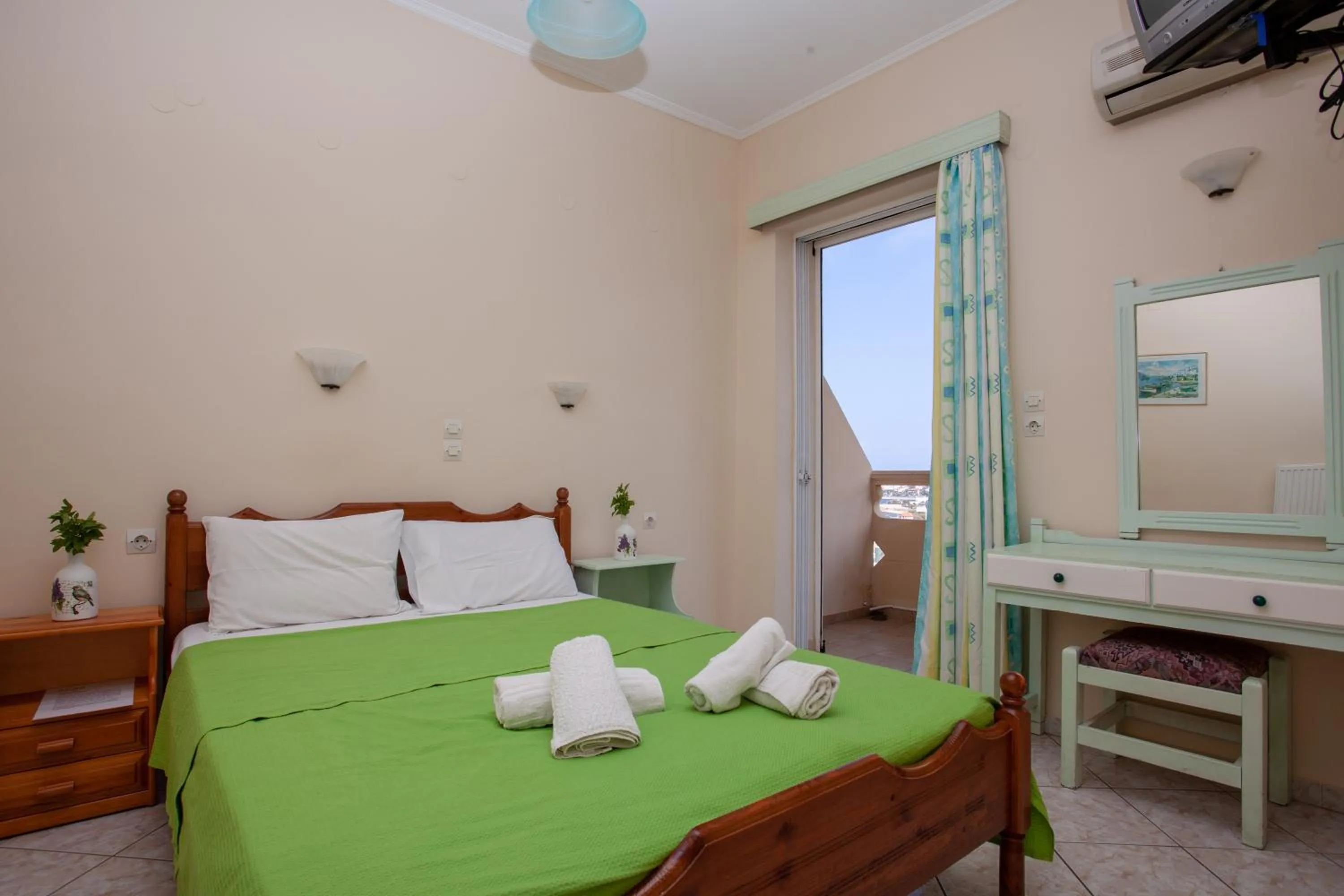 Bedroom, Bed in Eliza Apartments