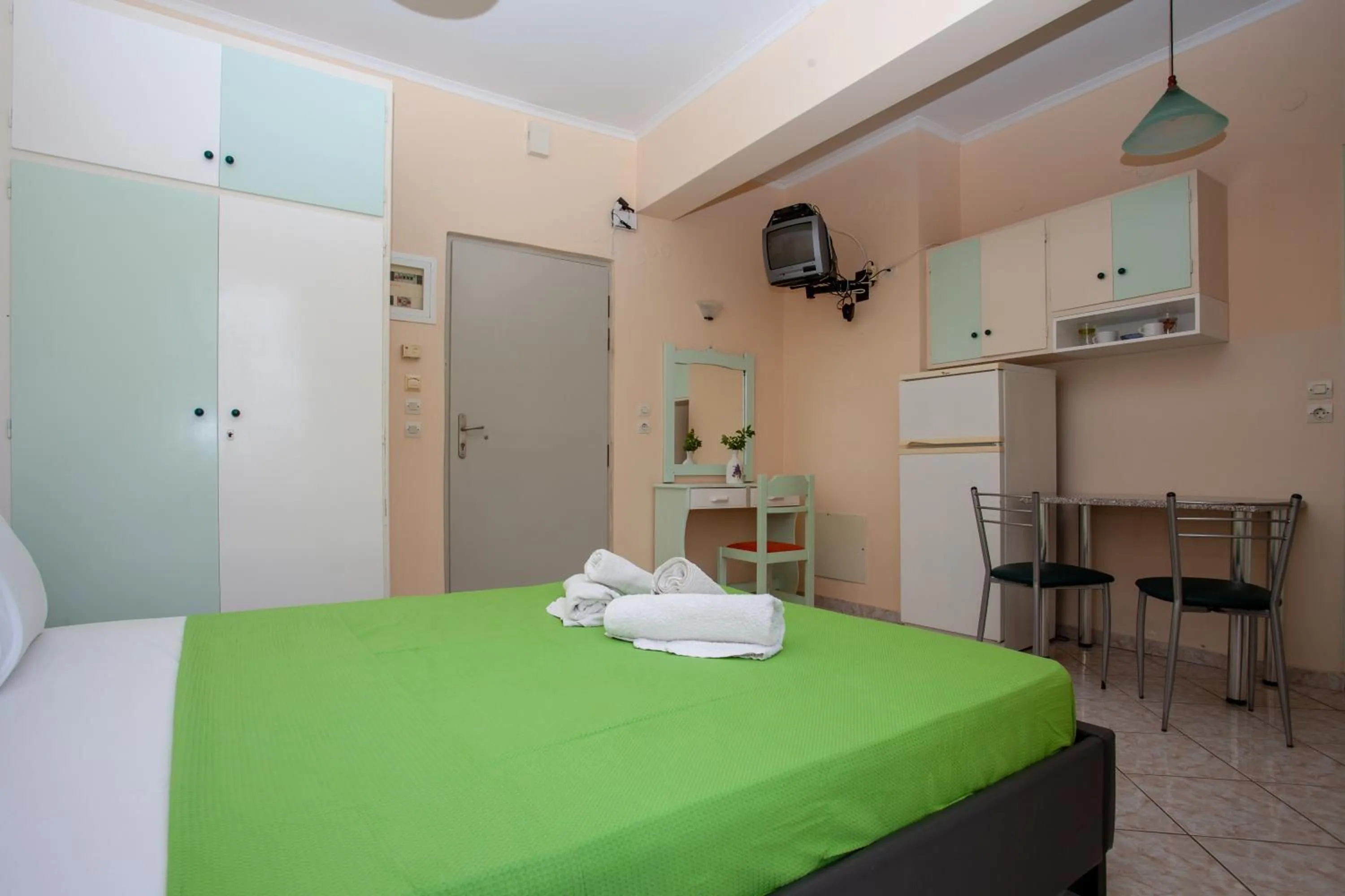 Photo of the whole room, Bed in Eliza Apartments