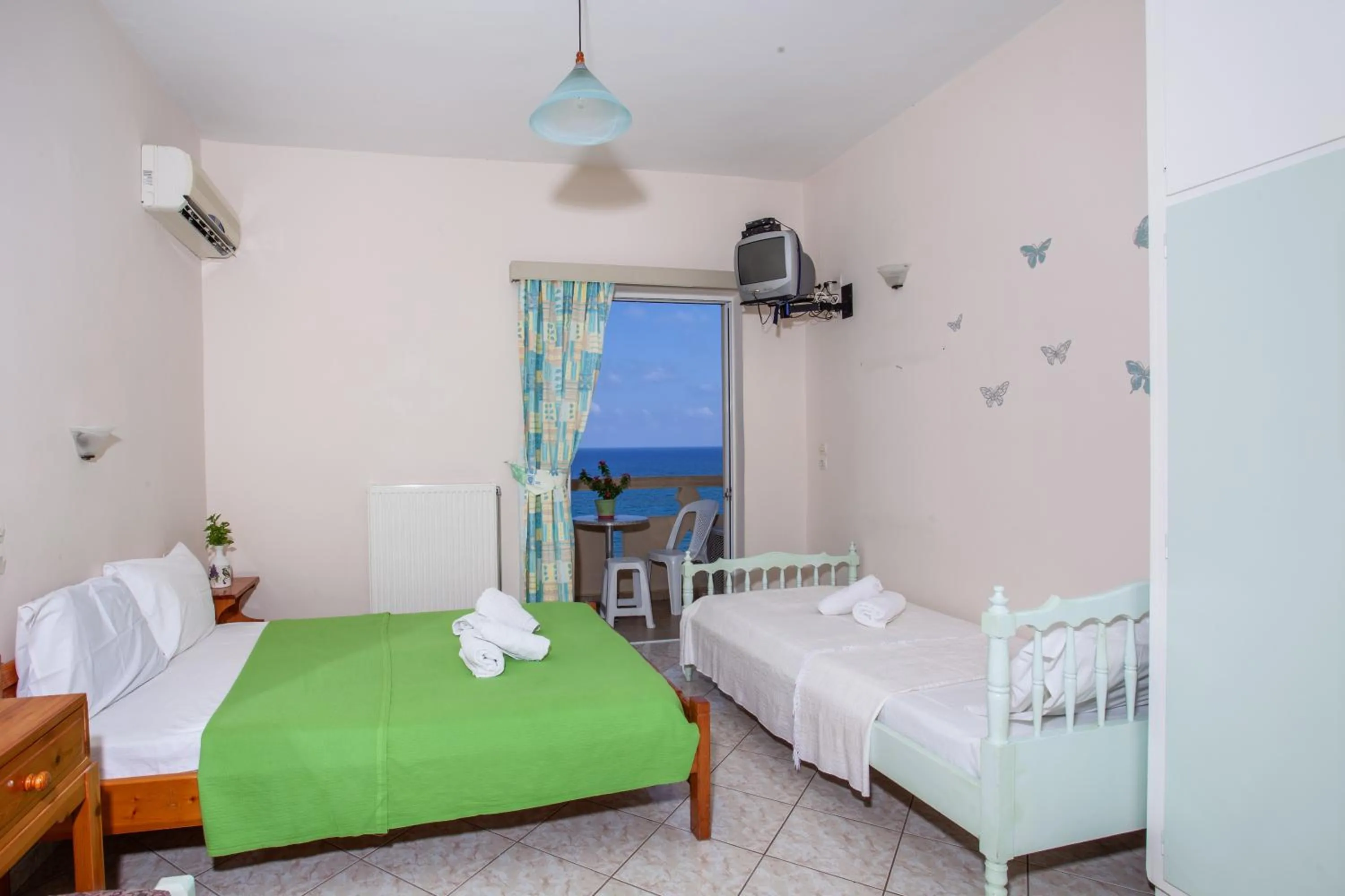 Bedroom, Bed in Eliza Apartments