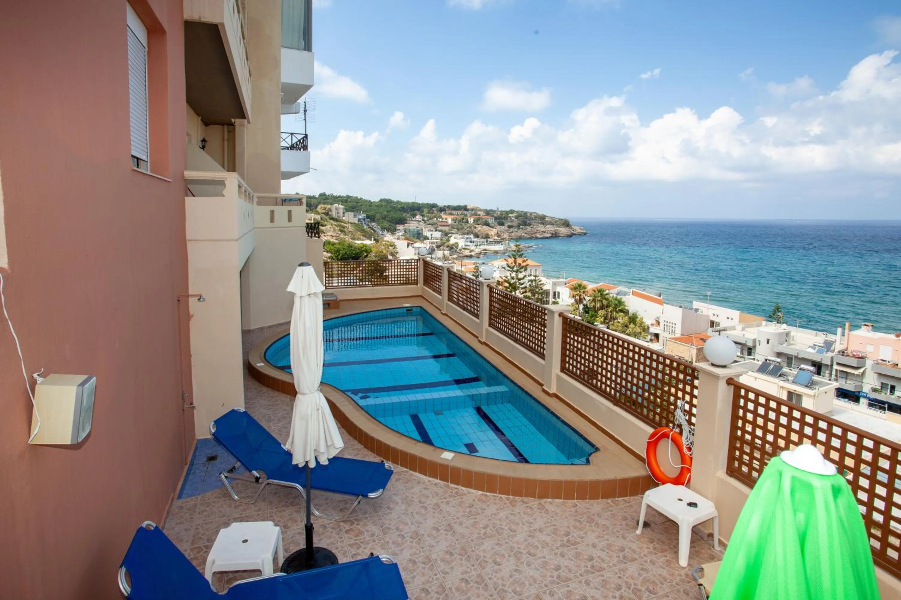 Swimming pool in Eliza Apartments