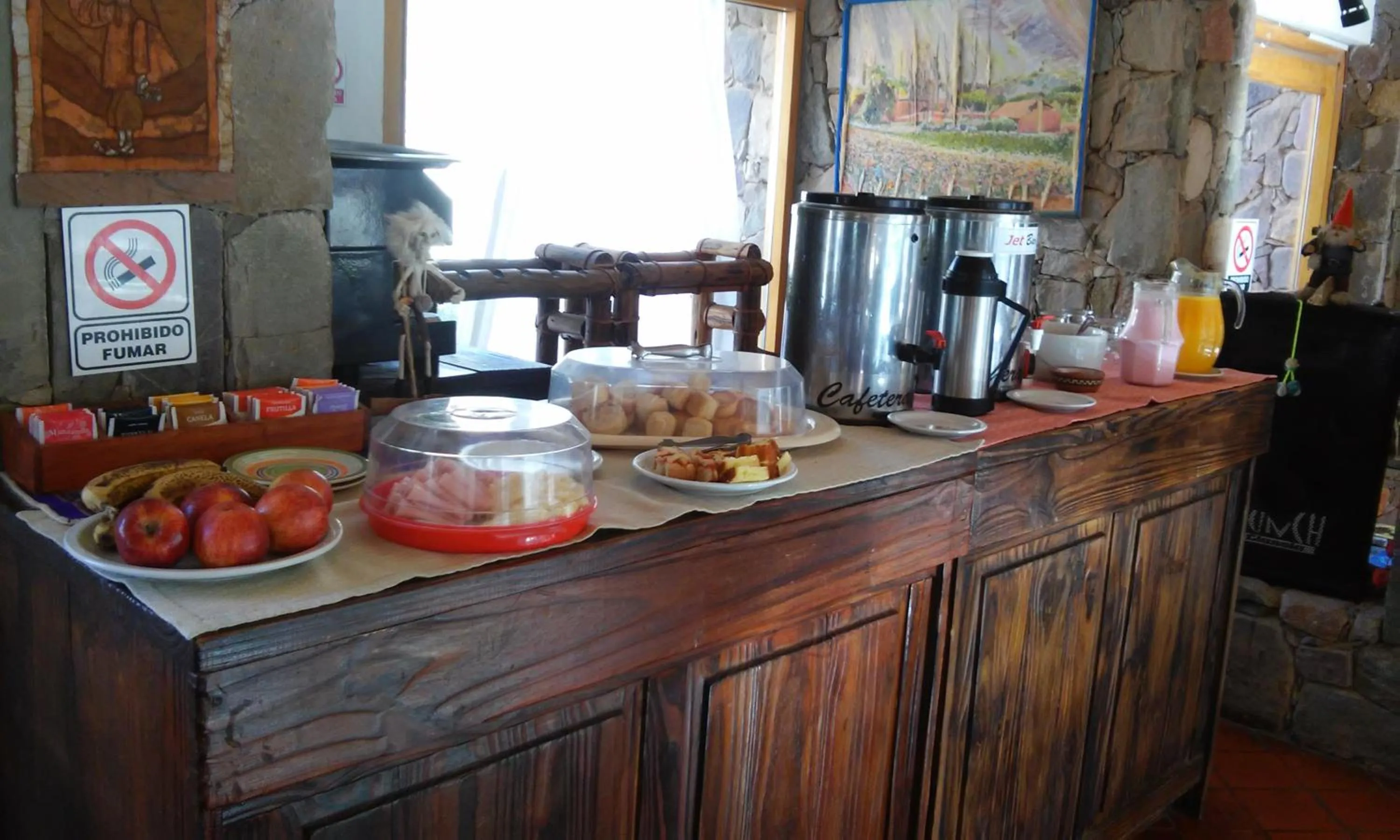 Breakfast in El Refugio de Coquena