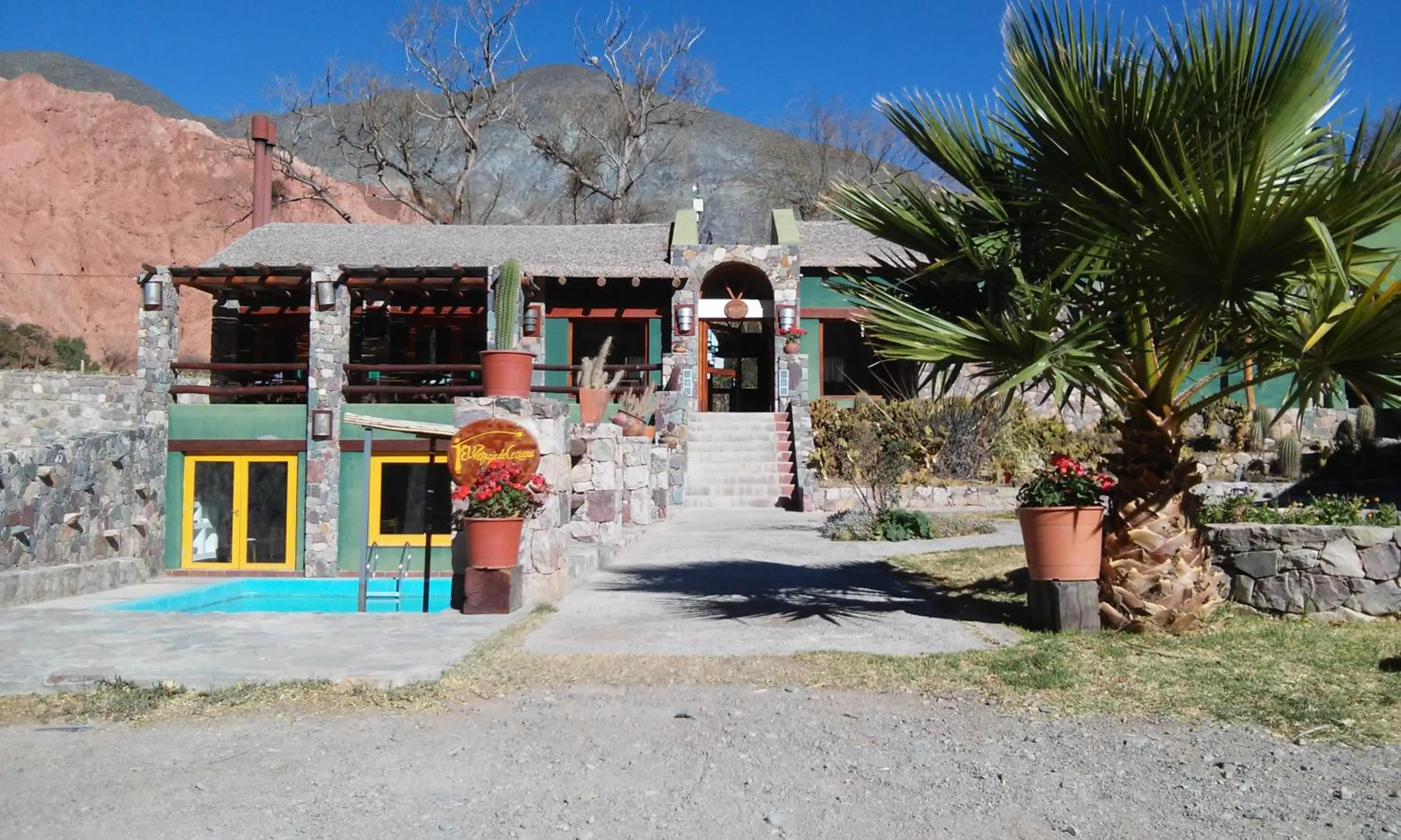 Communal lounge/ TV room in El Refugio de Coquena