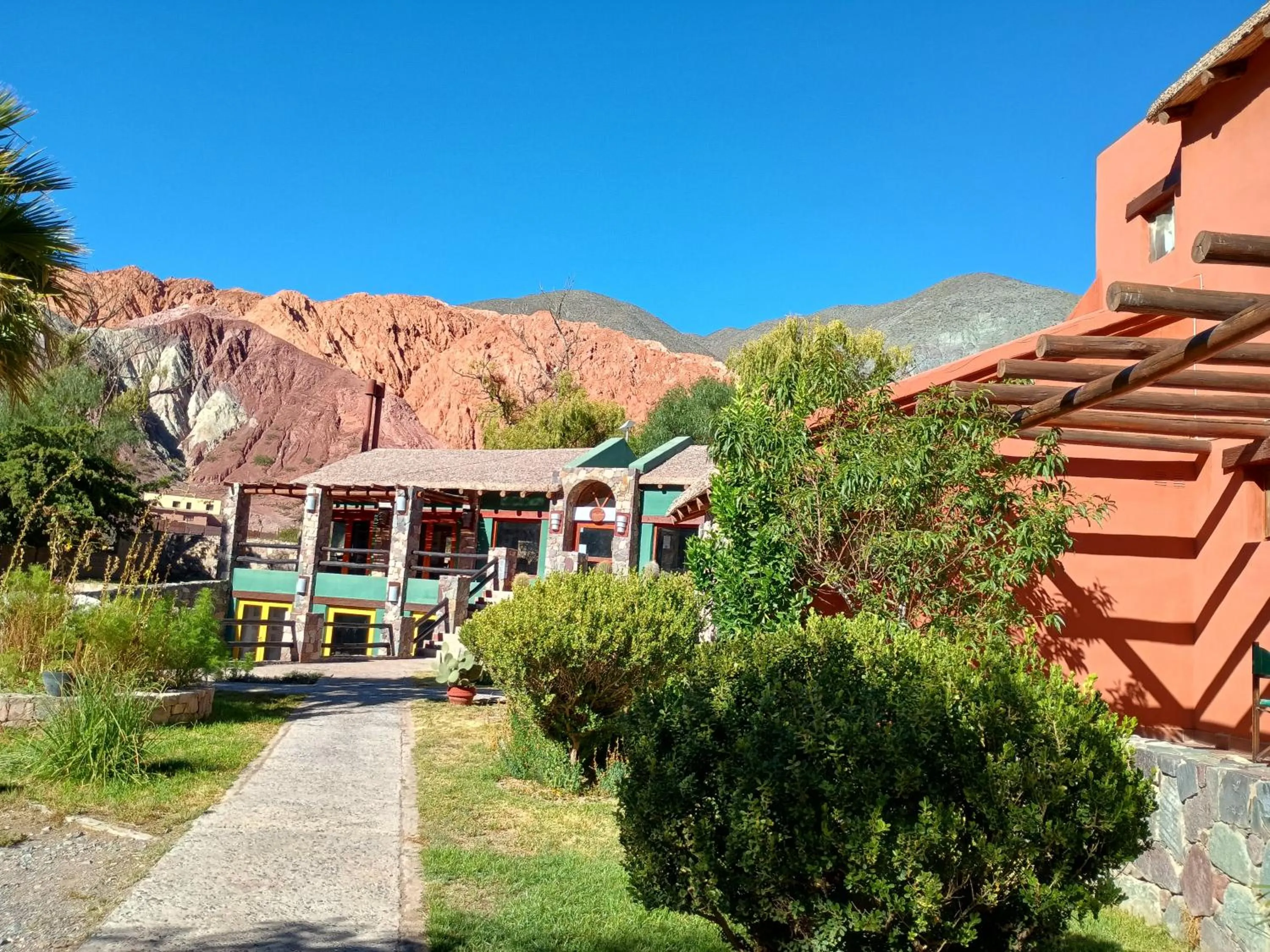 Property building in El Refugio de Coquena