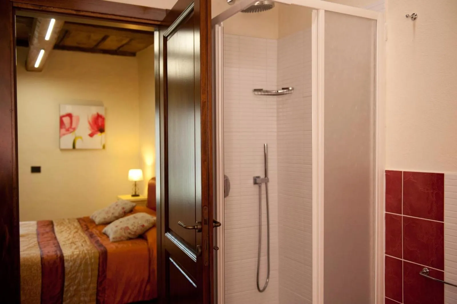 Shower, Bed in Thalassa Locanda B&B e appartamento