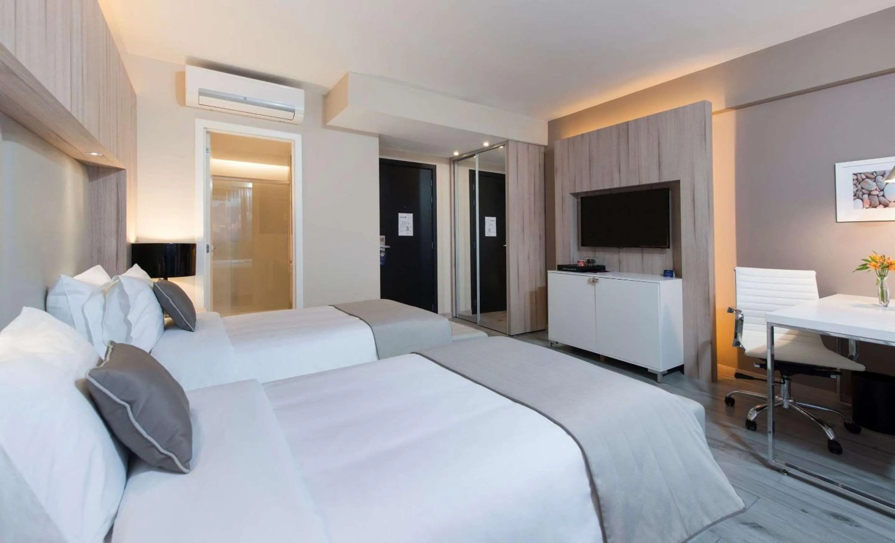 Bedroom, Bed in Radisson Blu Belo Horizonte Savassi