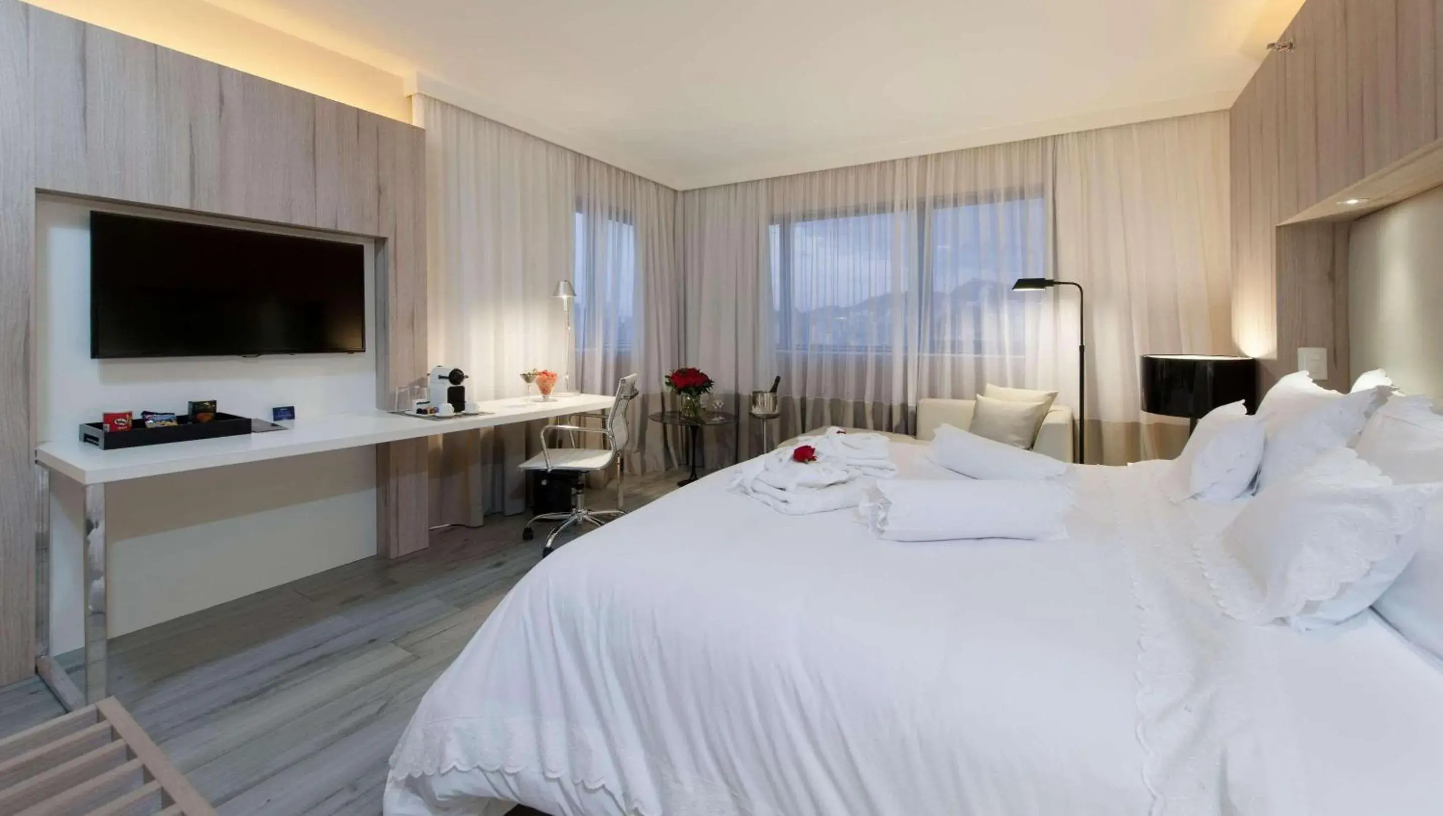 Bedroom, Bed in Radisson Blu Belo Horizonte Savassi Bedroom, Bed in Radisson Blu Belo Horizonte Savassi