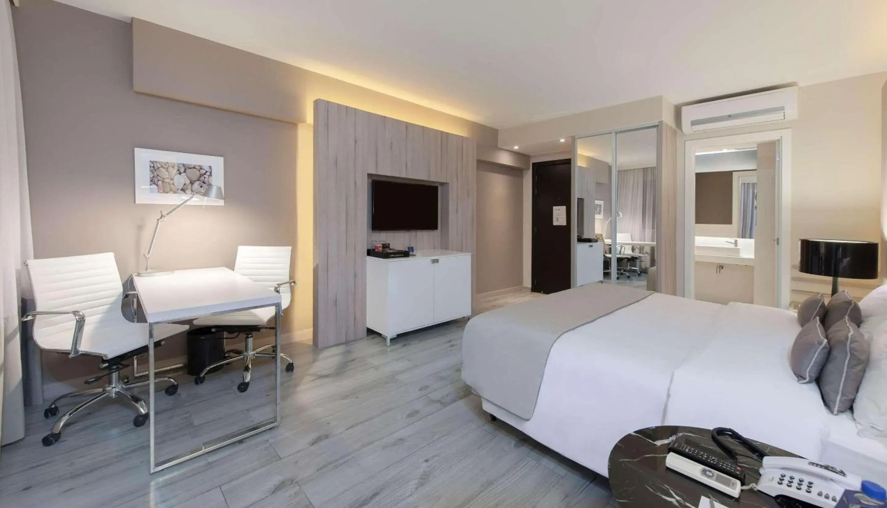 Bedroom, Bed in Radisson Blu Belo Horizonte Savassi Bedroom, Bed in Radisson Blu Belo Horizonte Savassi