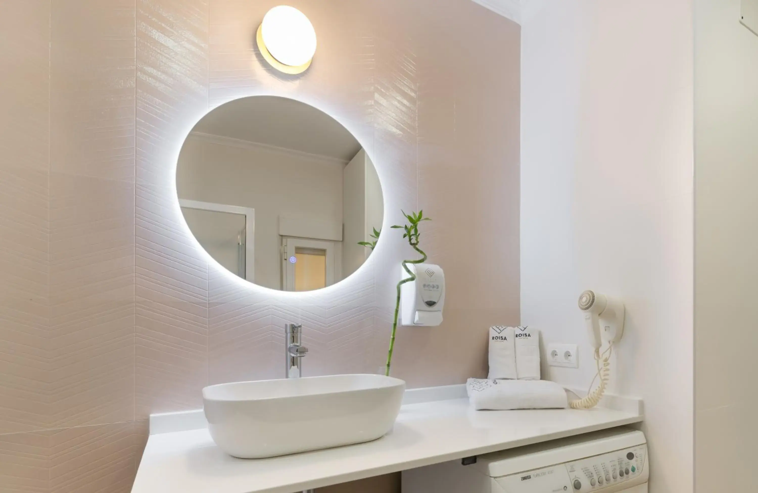 Toilet in Roisa Centro Toilet in Roisa Centro