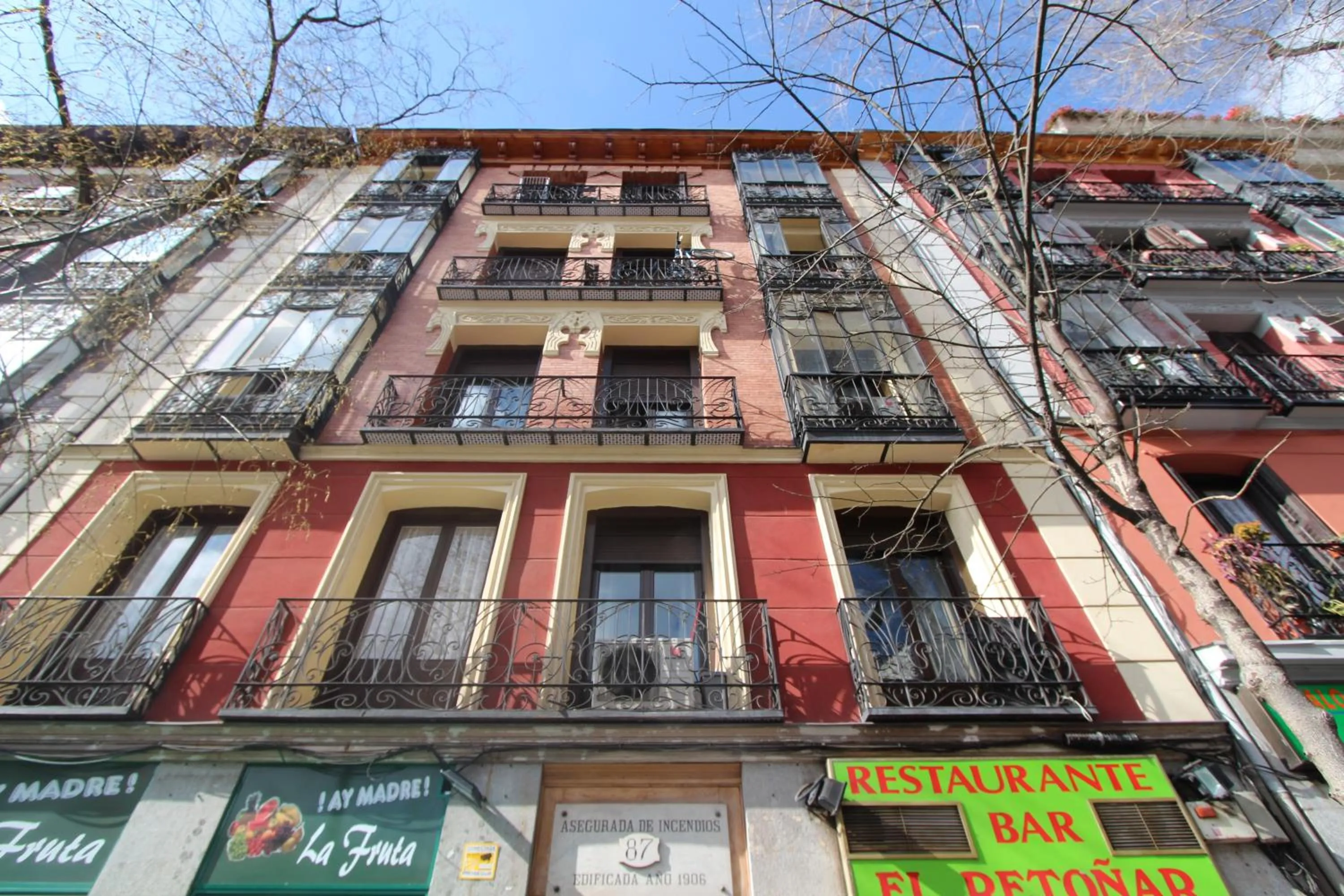 Facade/entrance in Roisa Centro