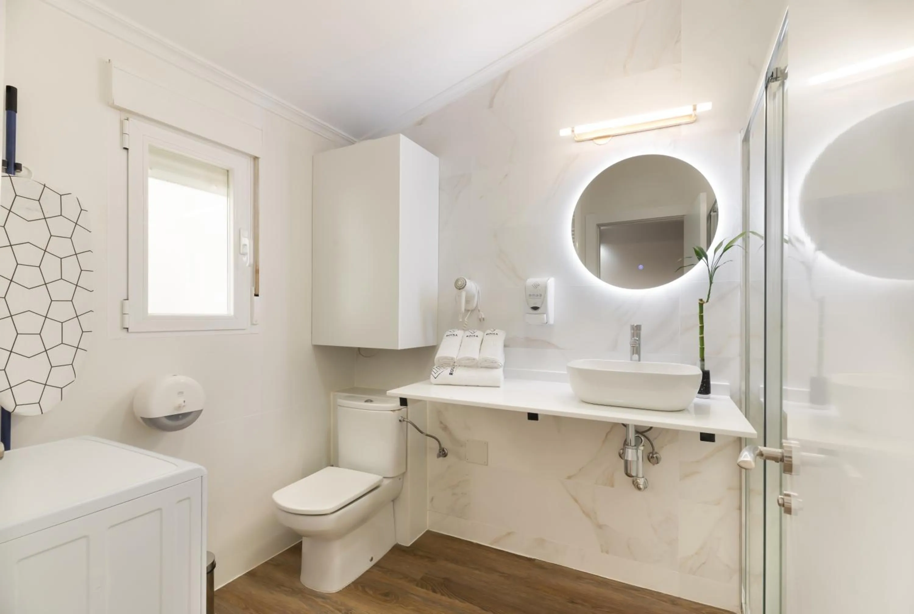 Shower in Roisa Centro