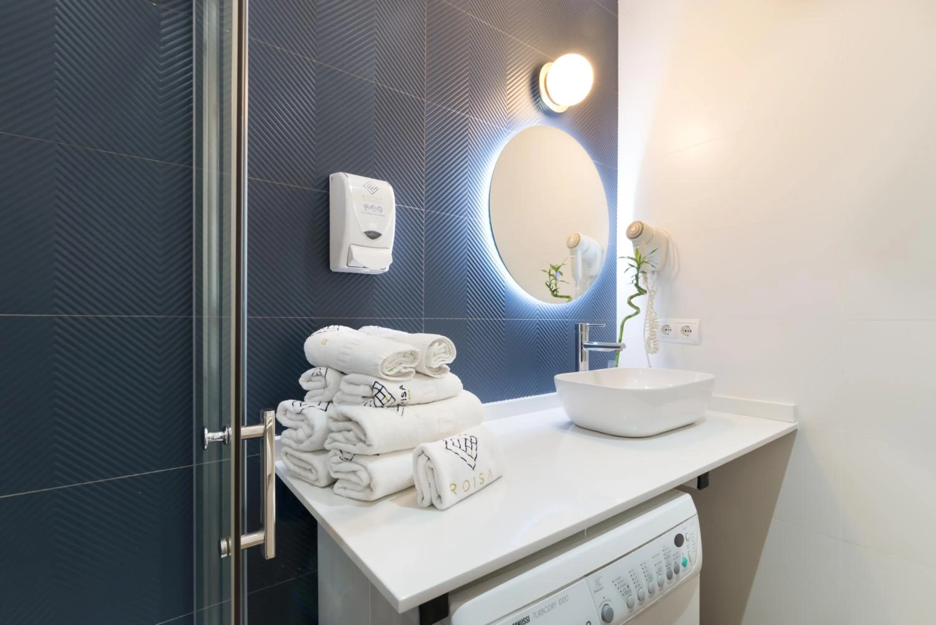 Toilet in Roisa Centro