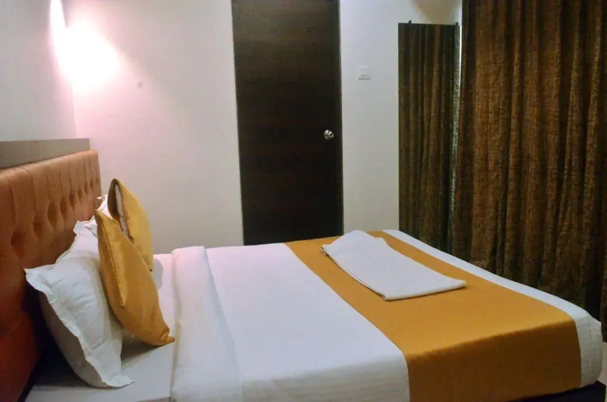 Bed in THE BEST HOTEL MUMBAI Bed in THE BEST HOTEL MUMBAI