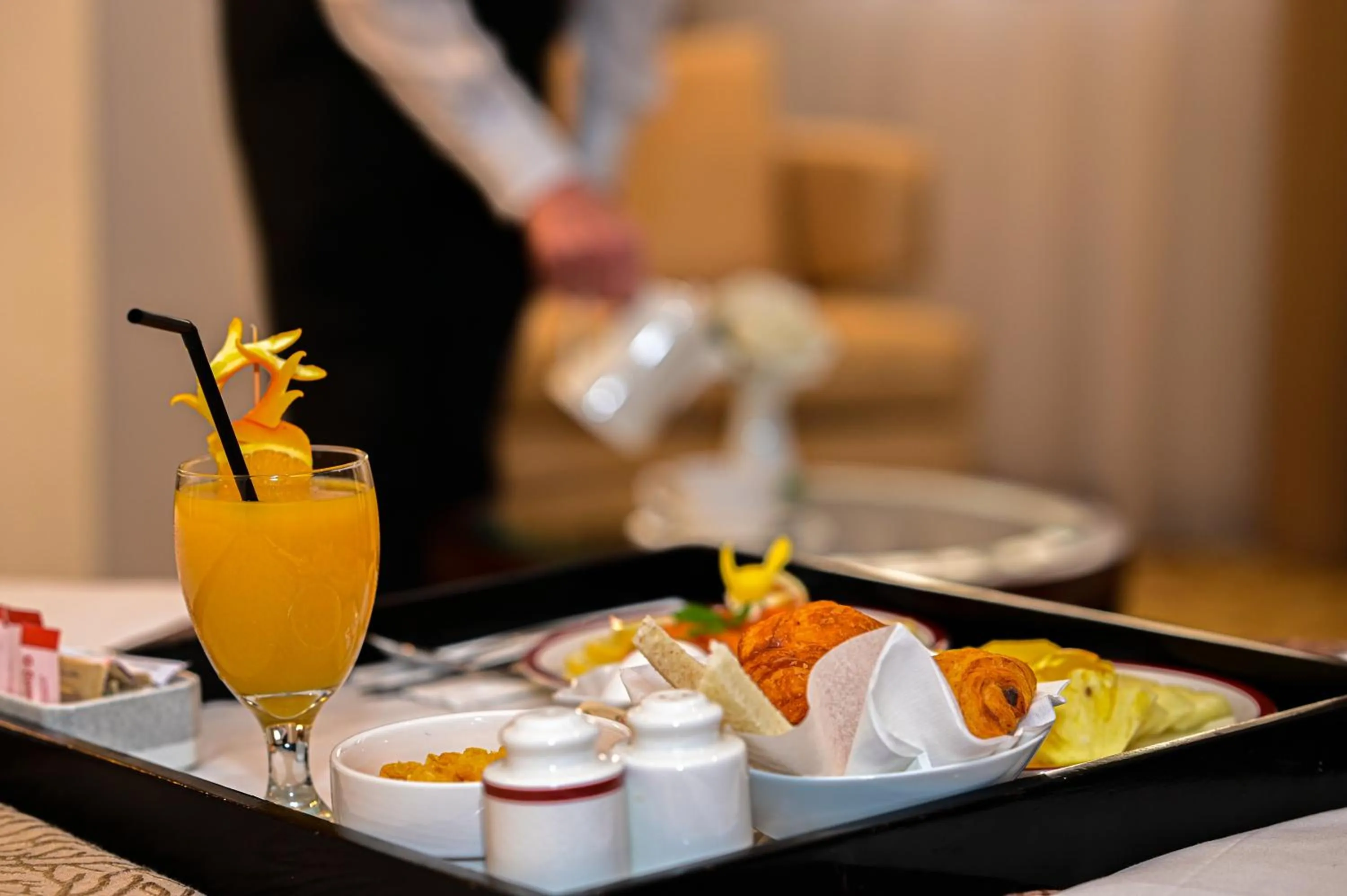 Restaurant/places to eat in Retaj Inn Al Wakrah