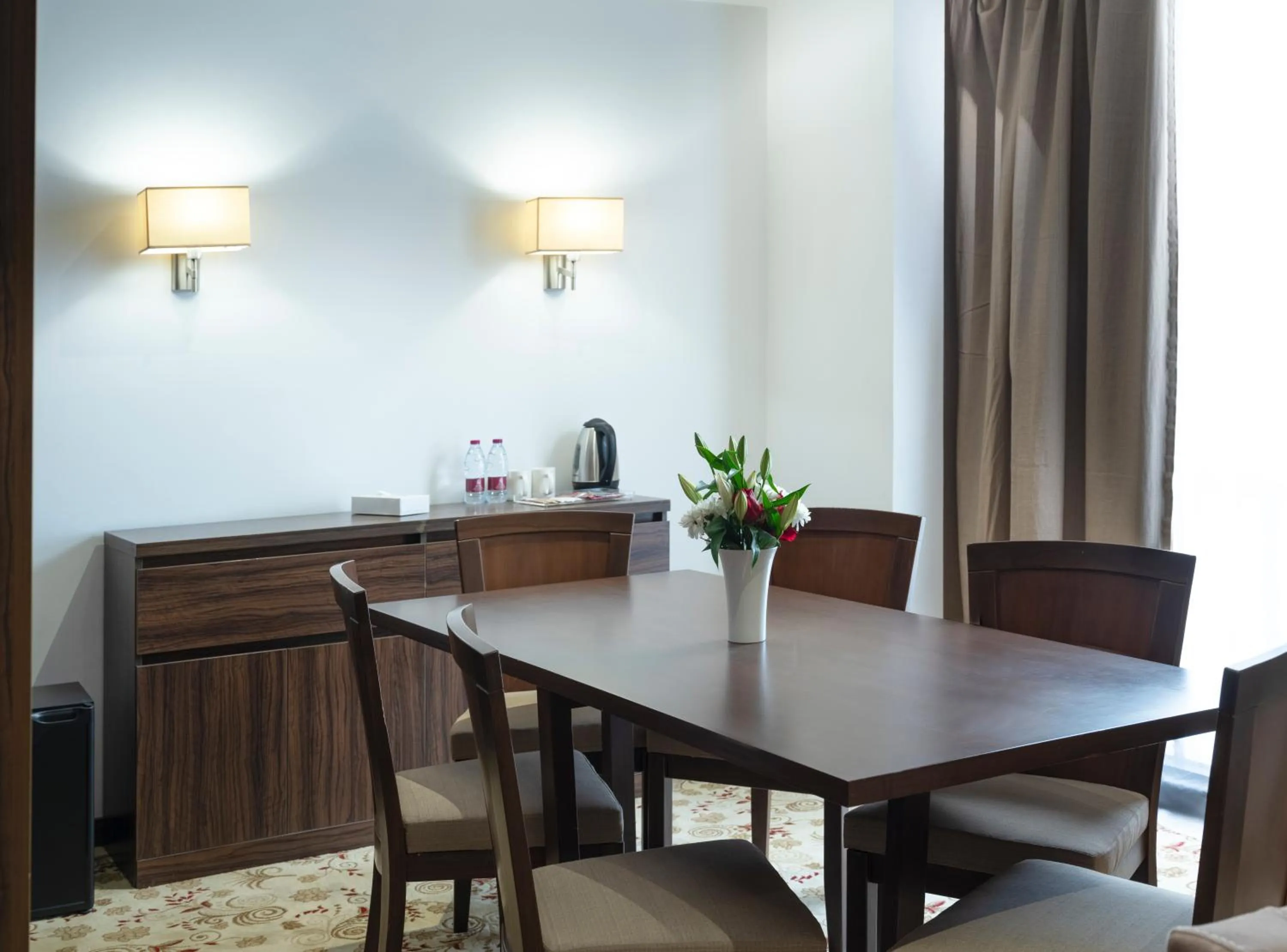 Dining area in Retaj Inn Al Wakrah