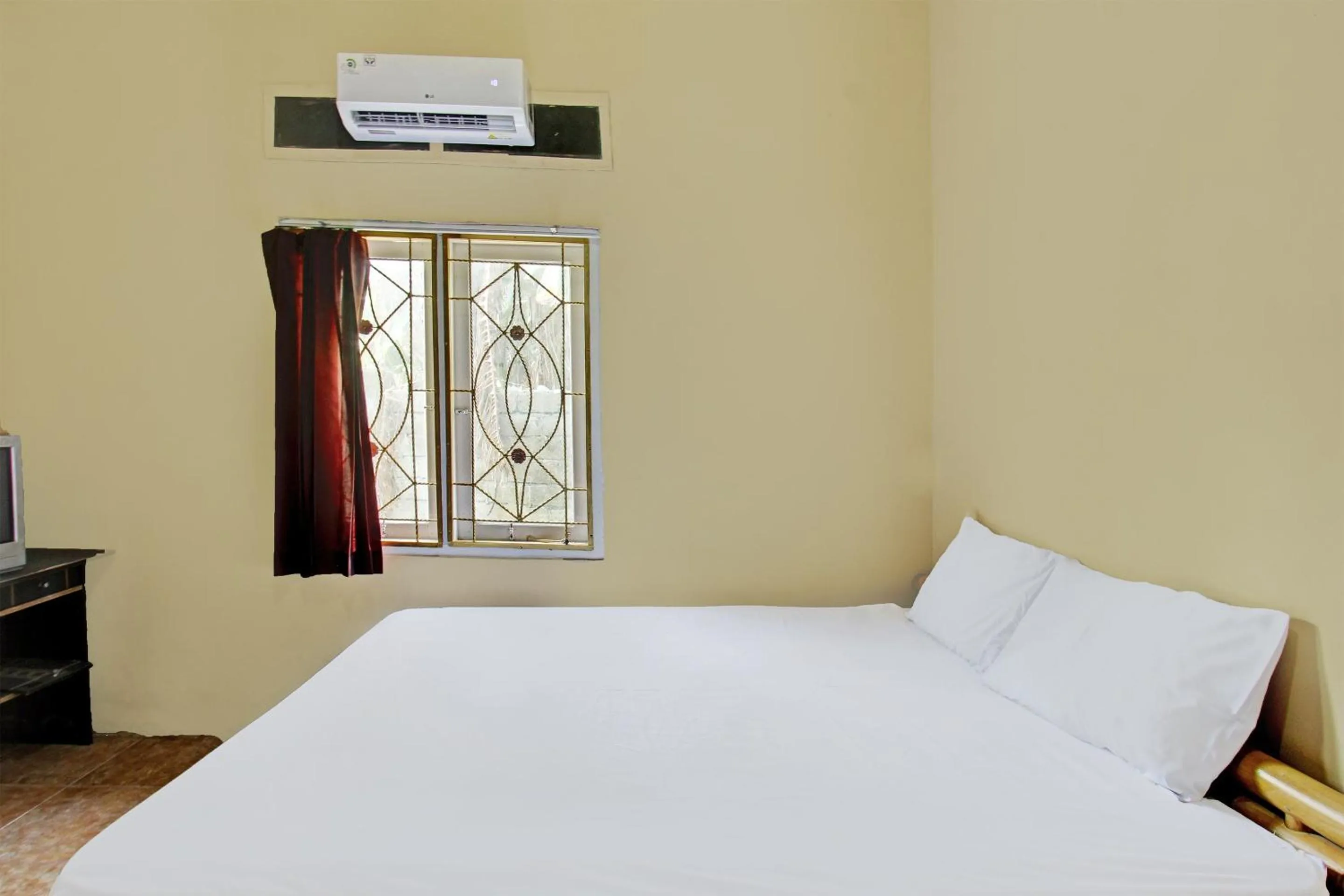 Bedroom, Bed in Hotel O Zahira Homestay Near Ekas Surf School and Service