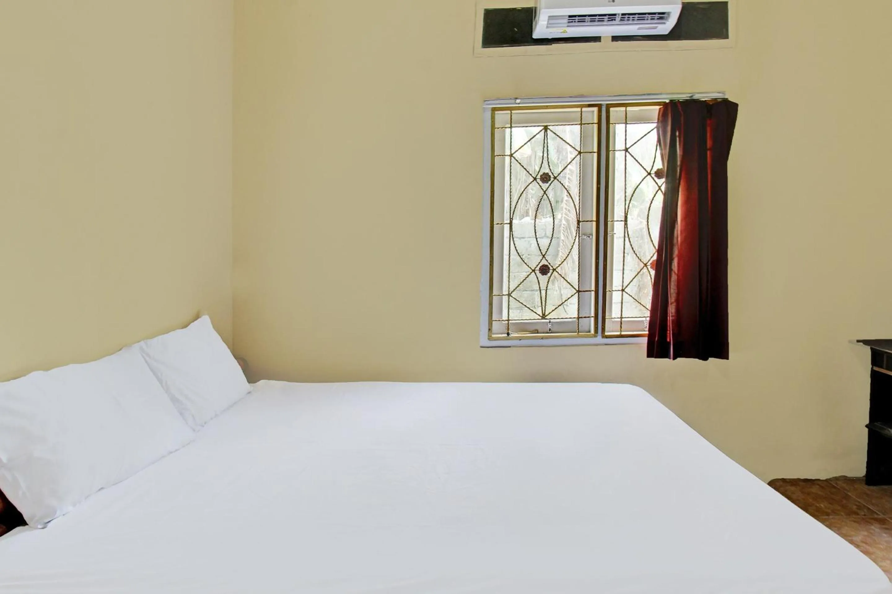 Bedroom, Bed in Hotel O Zahira Homestay Near Ekas Surf School and Service