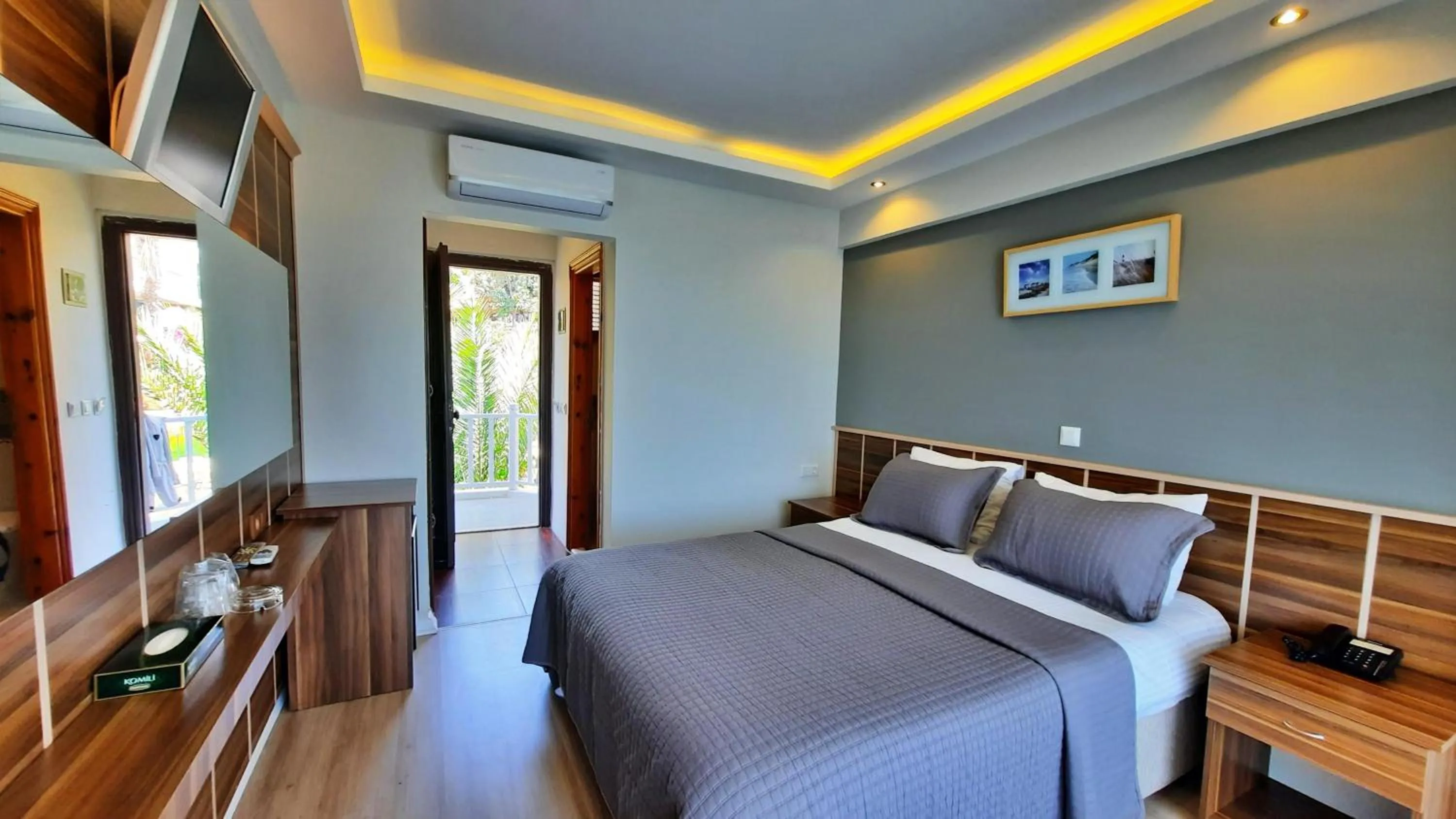 Photo of the whole room, Bed in Aquarius Hotel