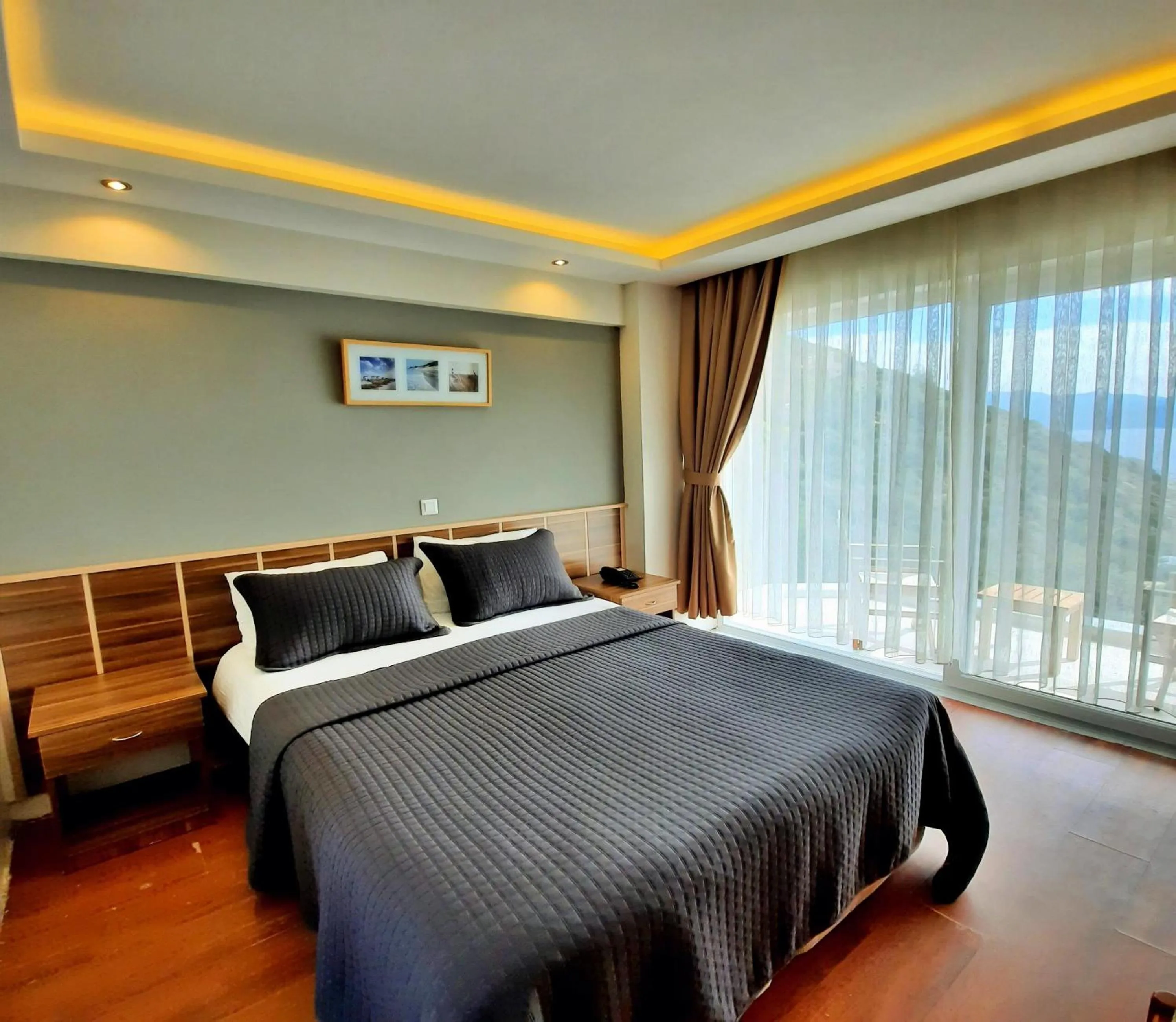 Photo of the whole room, Bed in Aquarius Hotel