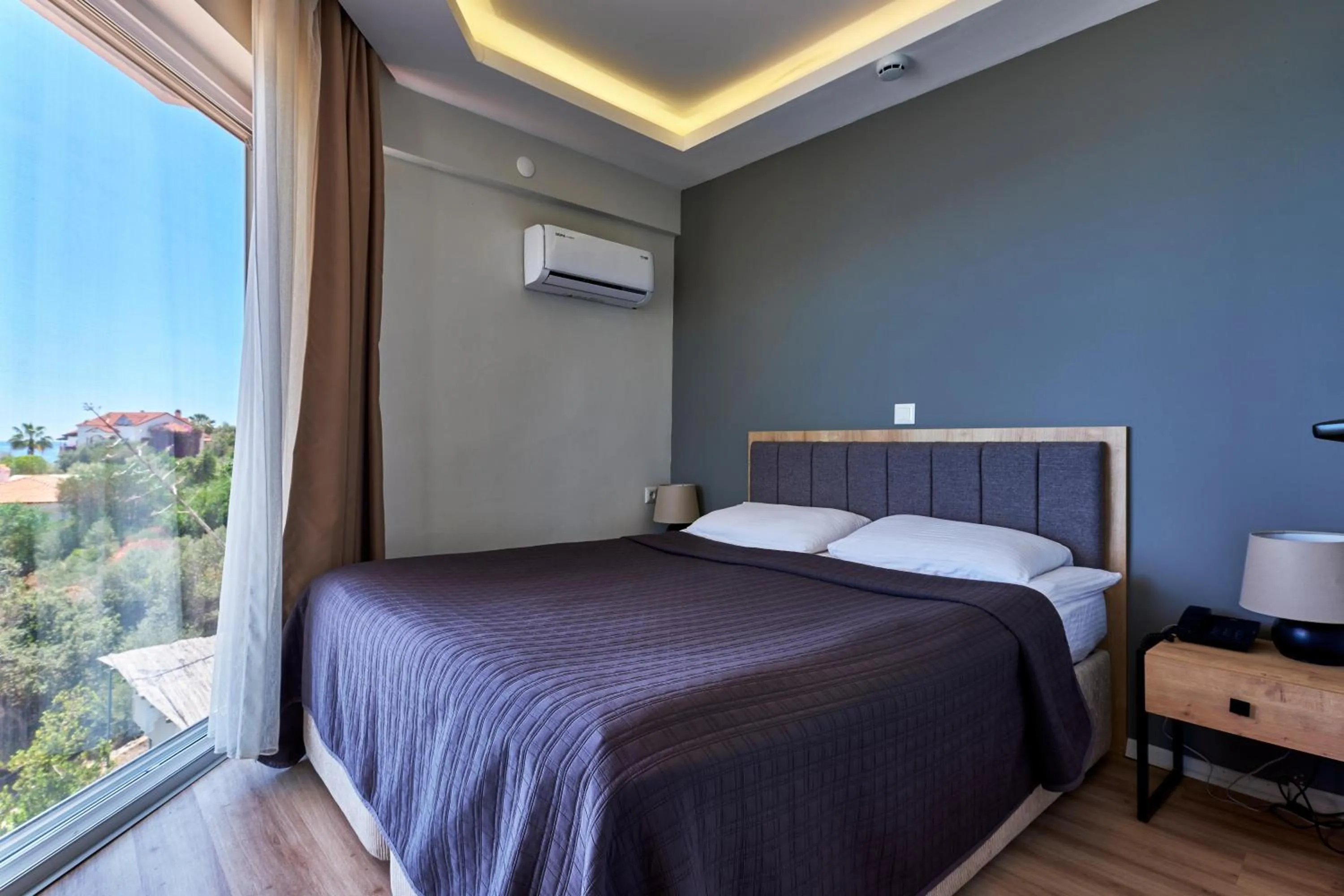 Photo of the whole room, Bed in Aquarius Hotel