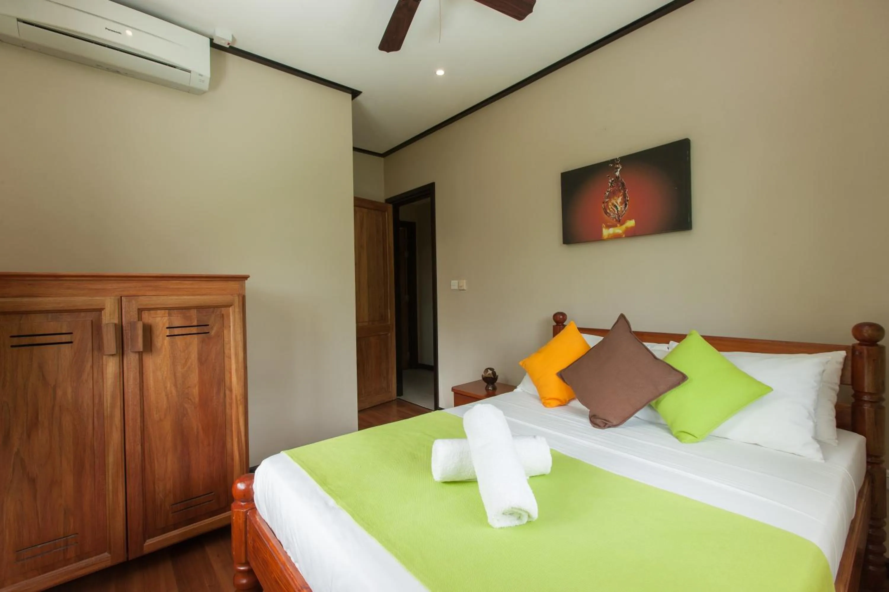 Bedroom, Bed in La Kaz Safran