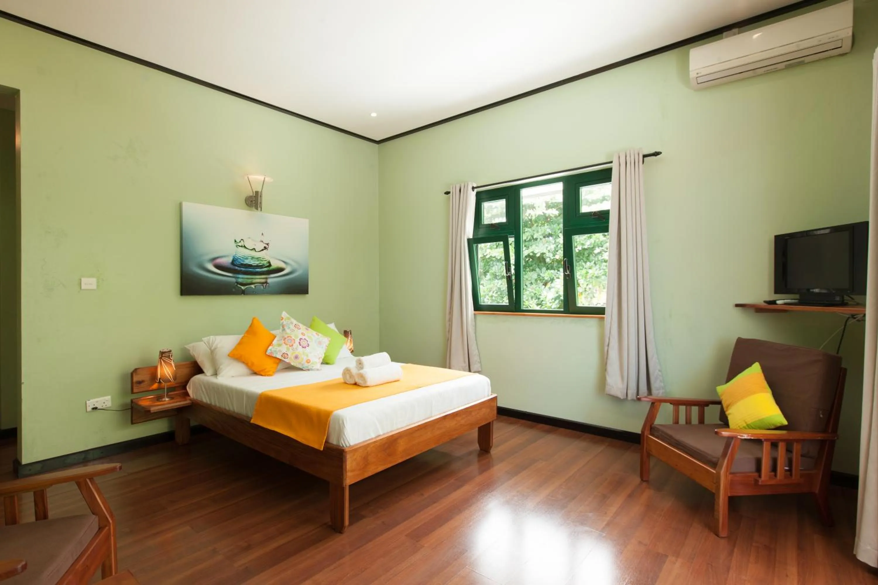 Bedroom, Bed in La Kaz Safran