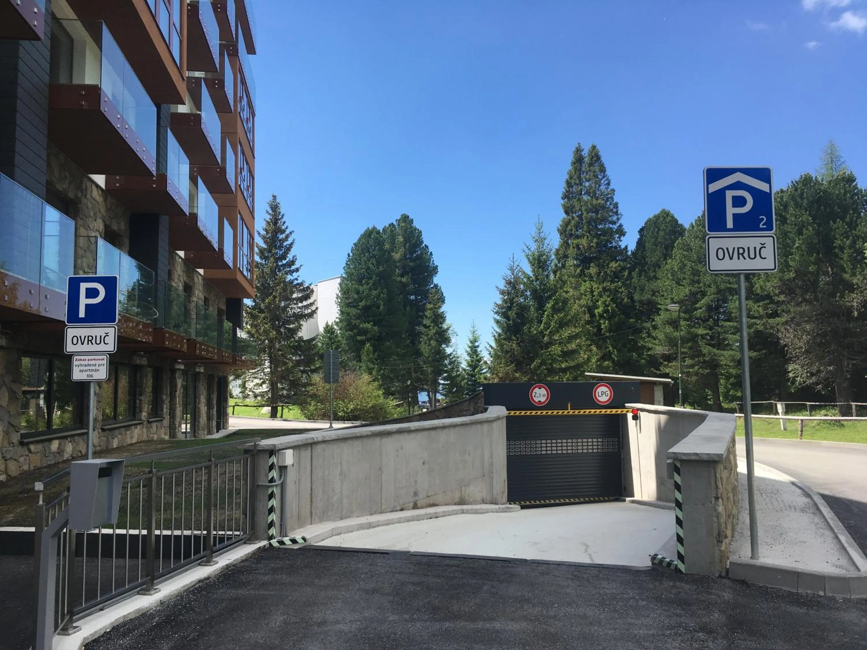 Parking in Apartmán s výhľadom na štíty Ovruč 312