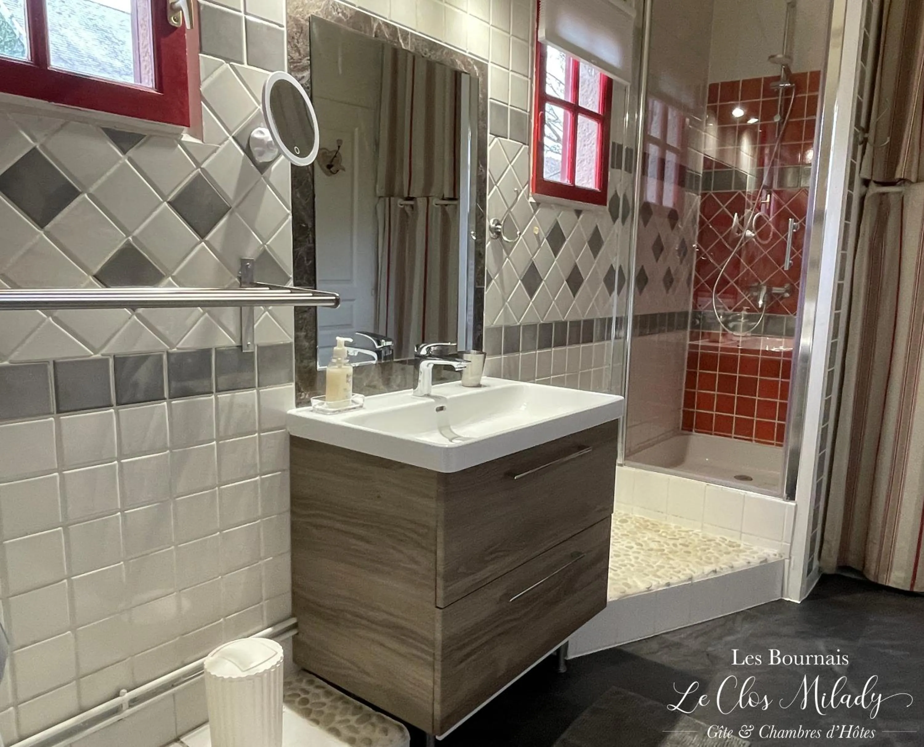 Shower in Chambres d'Hôtes Les Bournais - Le Clos Milady