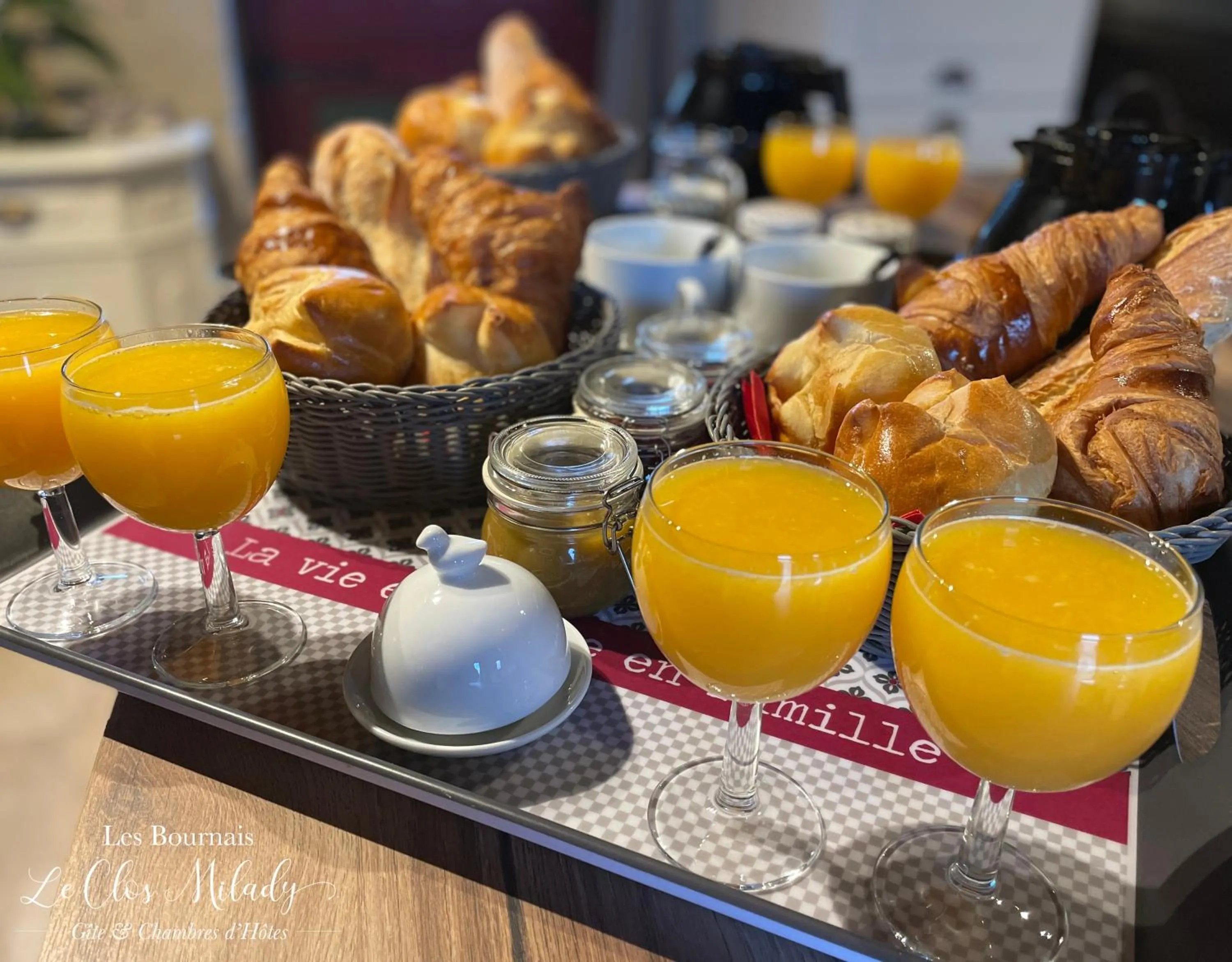 Breakfast in Chambres d'Hôtes Les Bournais - Le Clos Milady