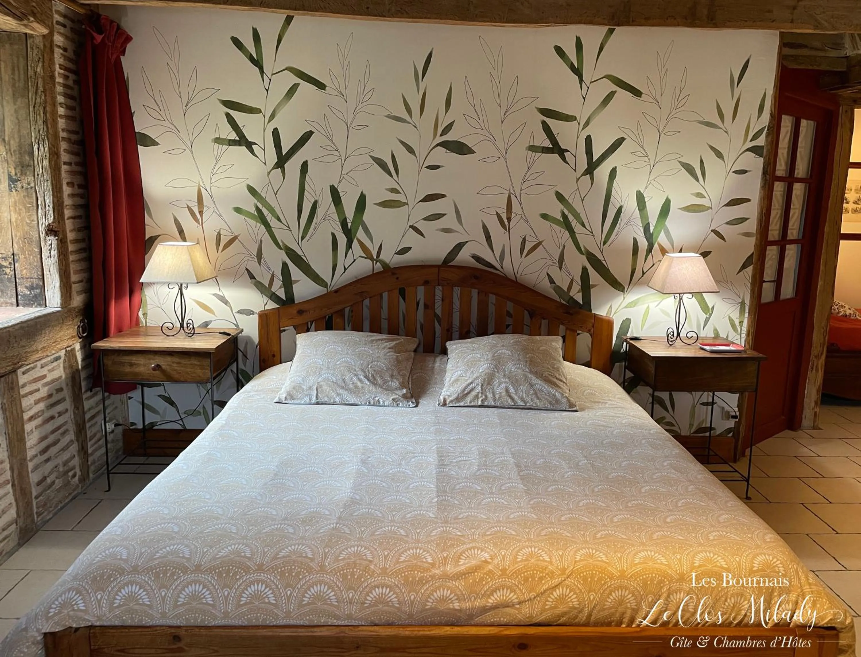 Bed in Chambres d'Hôtes Les Bournais - Le Clos Milady