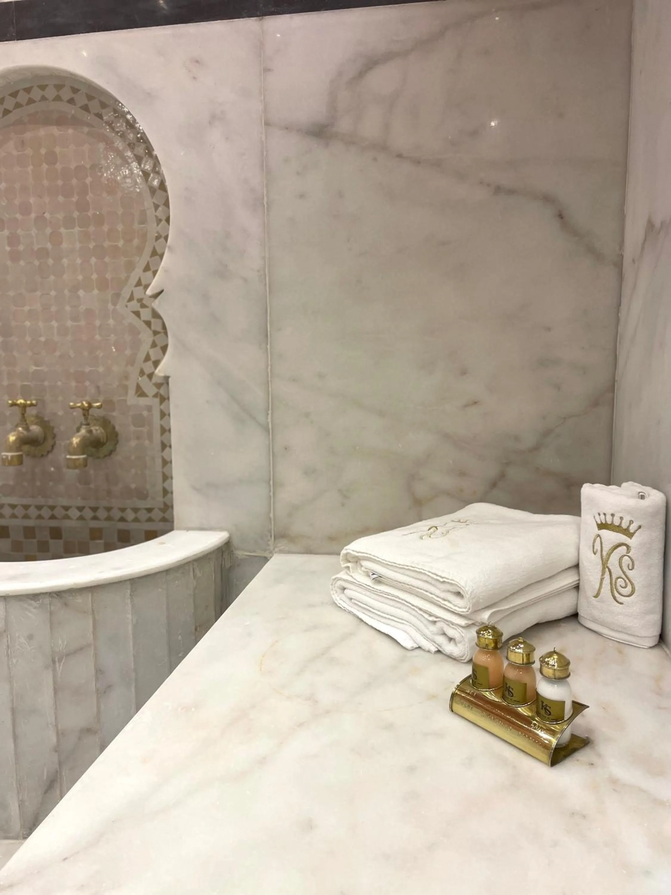 Steam room, Bed in Riad Ksar Al Amal & Spa