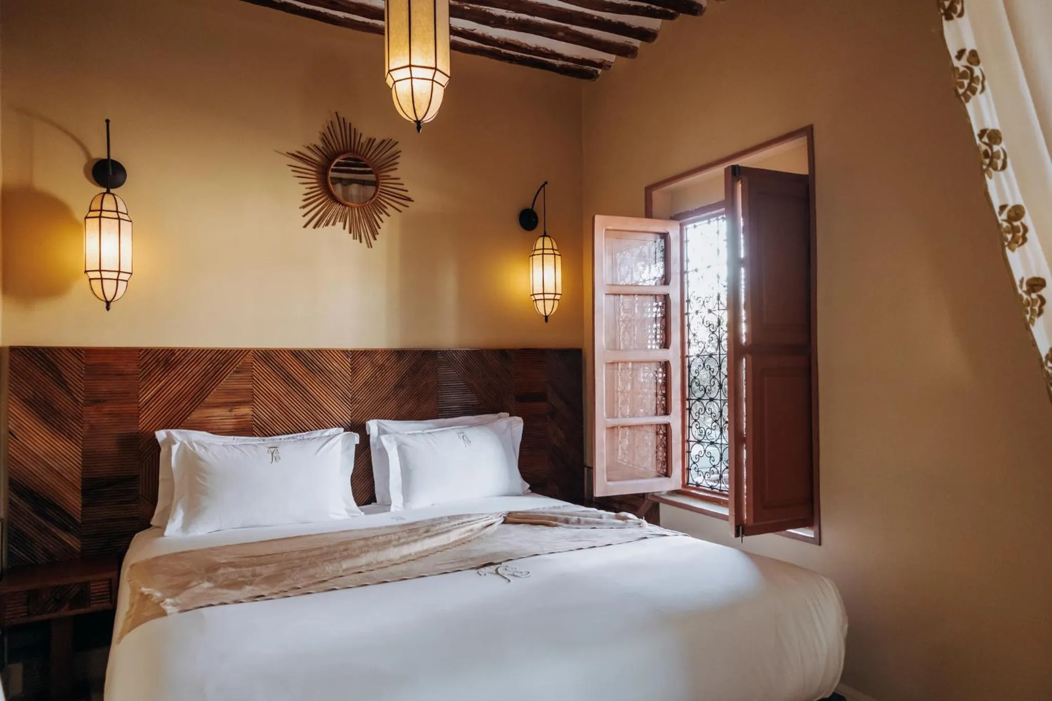 Bed in Riad Ksar Al Amal & Spa