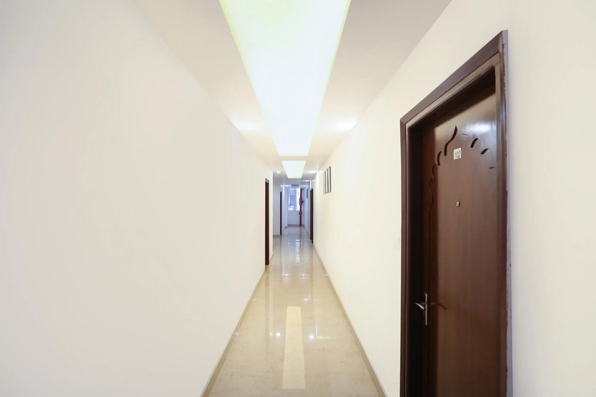 Lobby or reception in FabExpress Taj Residency - Nr Yashobhoomi Convention Centre