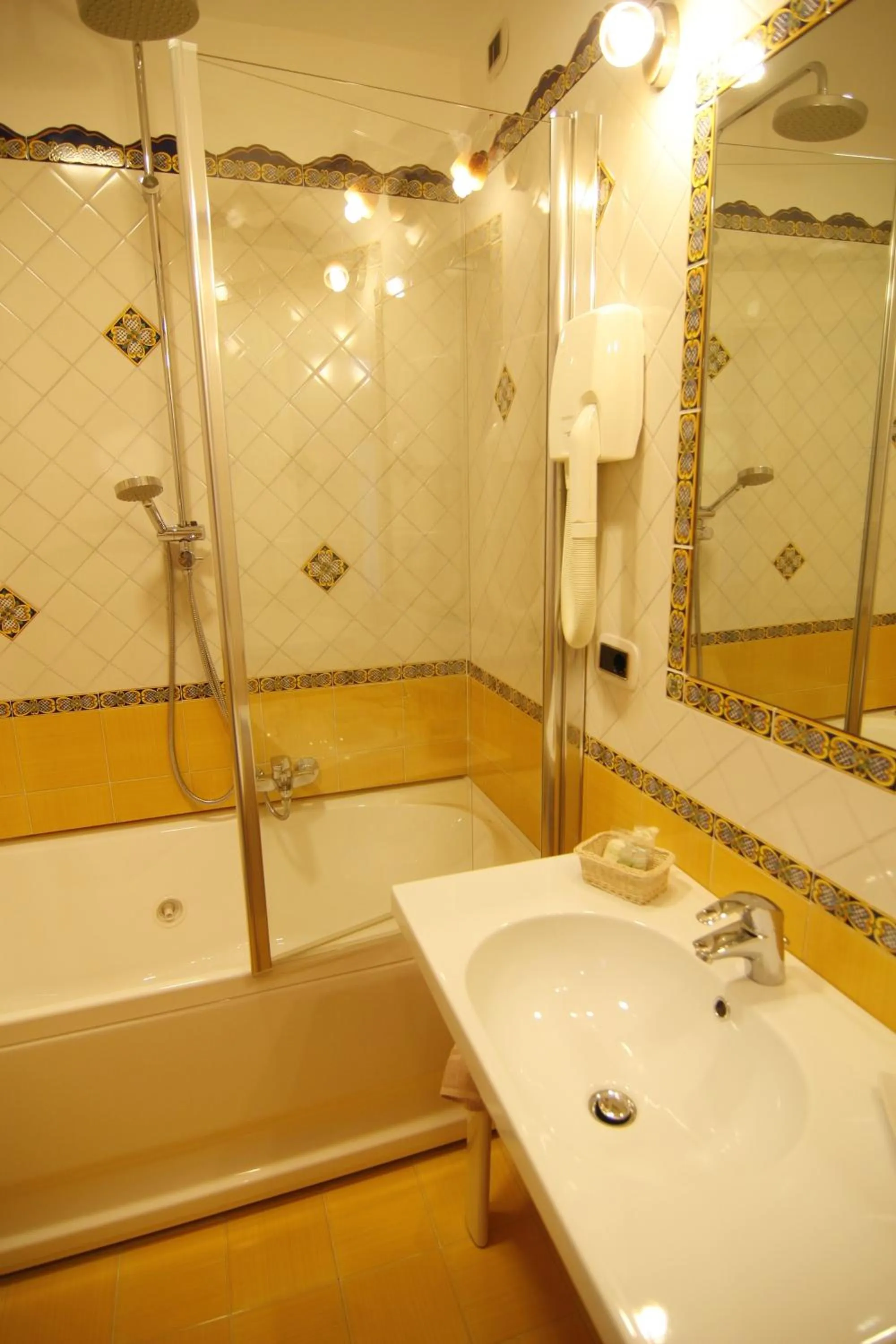 Bathroom in Hotel Due Torri