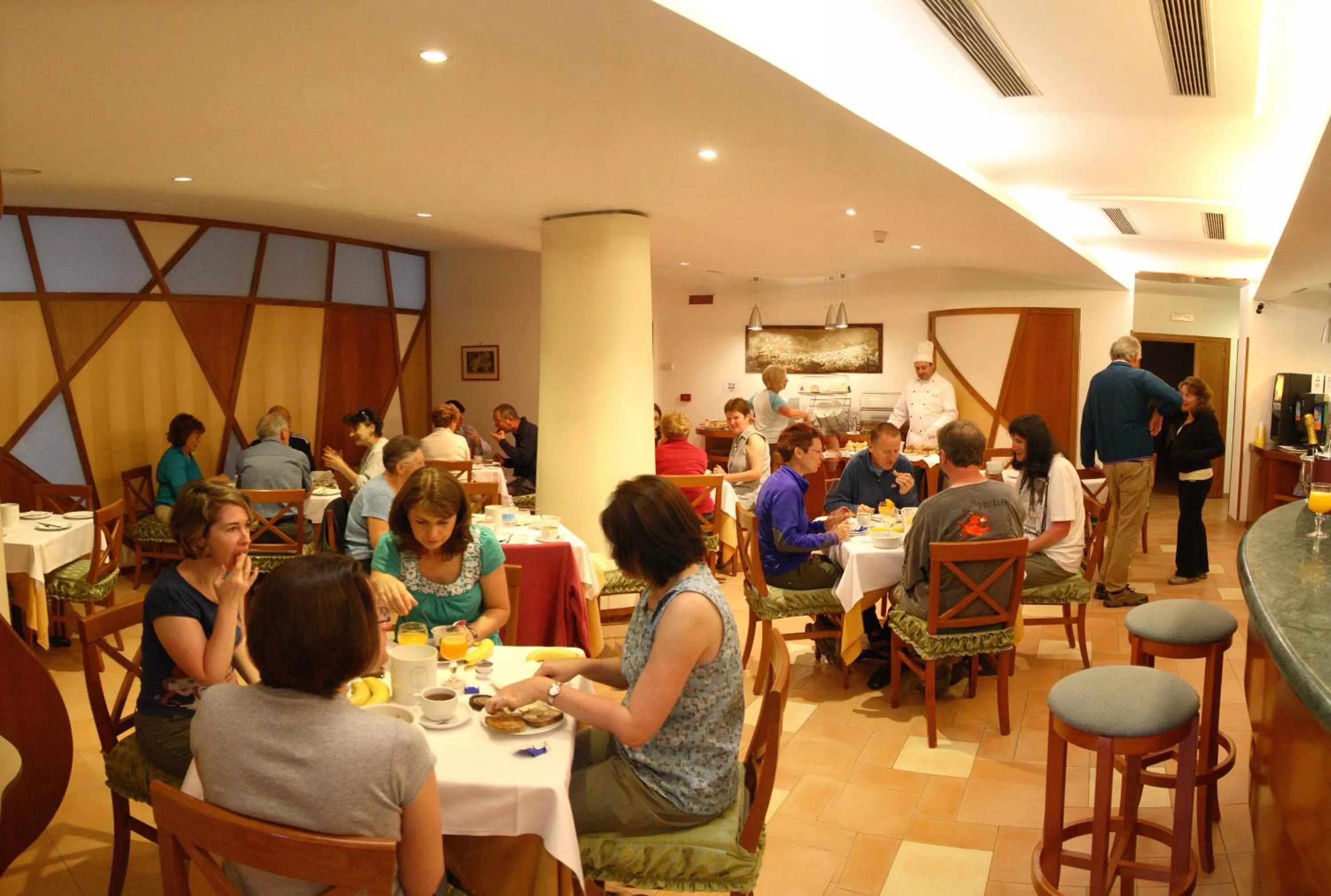 Restaurant/places to eat in Hotel Due Torri