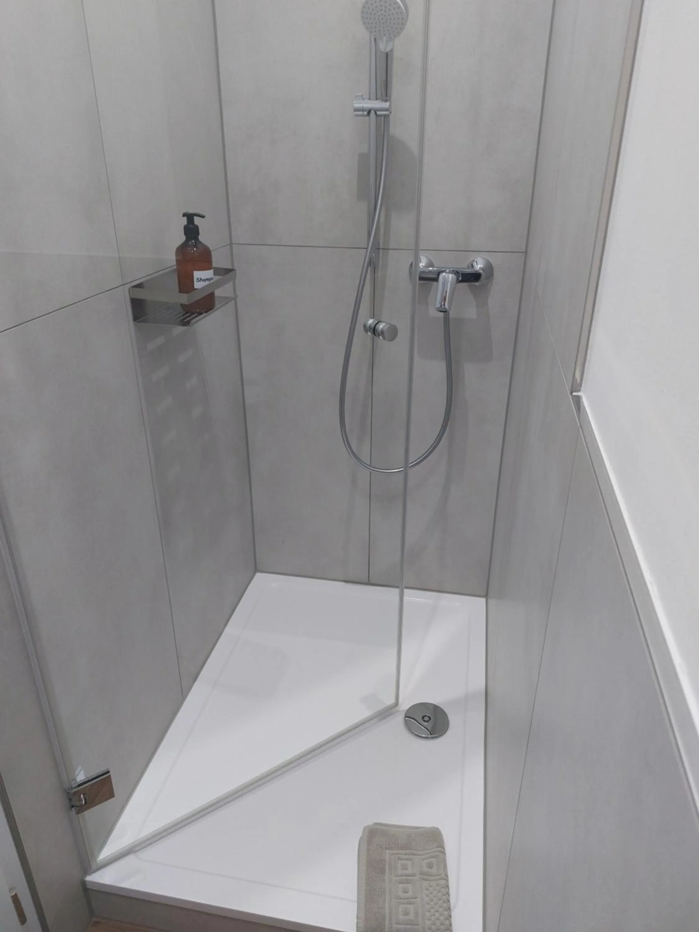 Shower in Lohauserhof - Biohof und Hotel